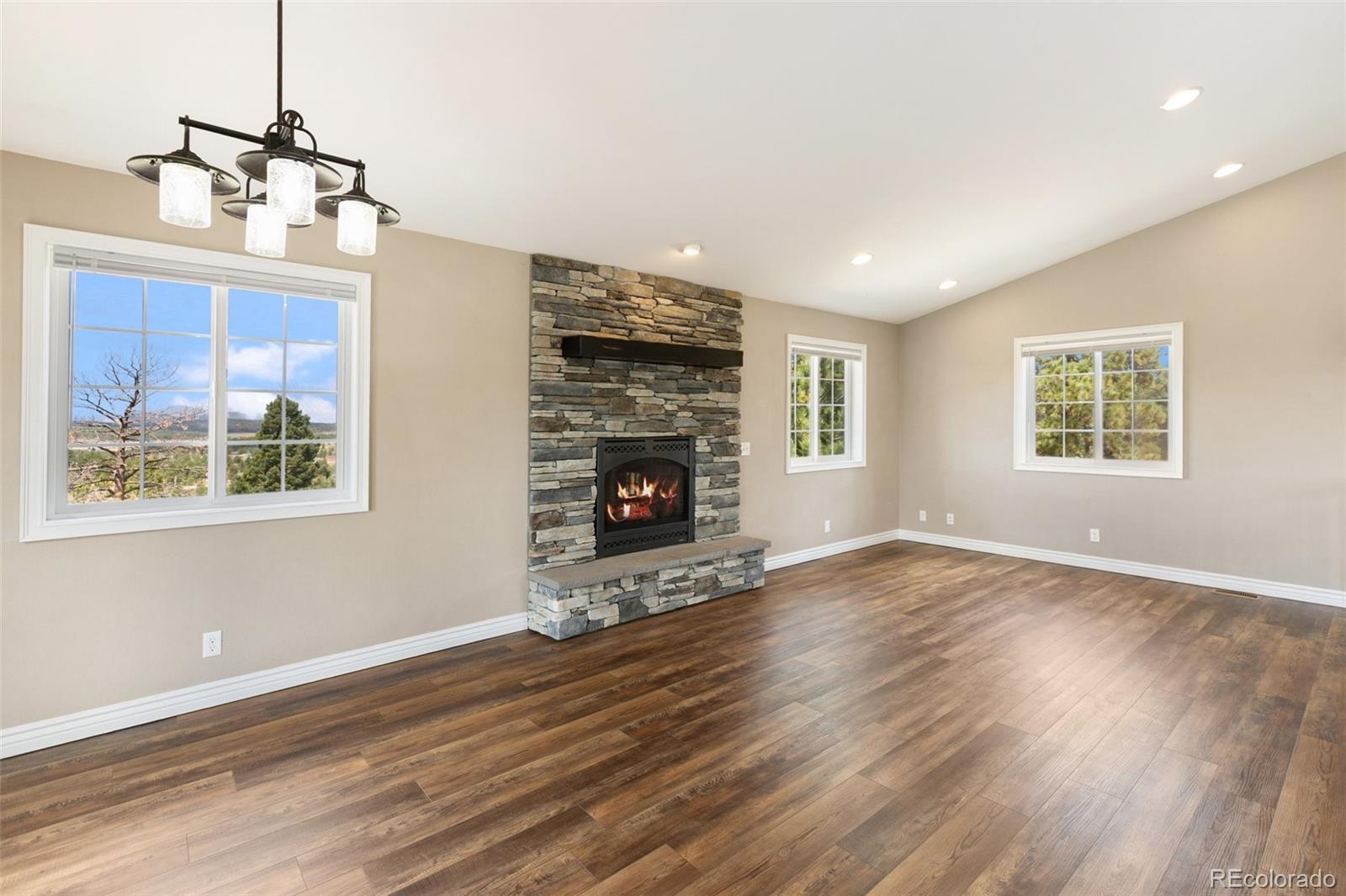 MLS Image #4 for 127  carlton circle,florissant, Colorado