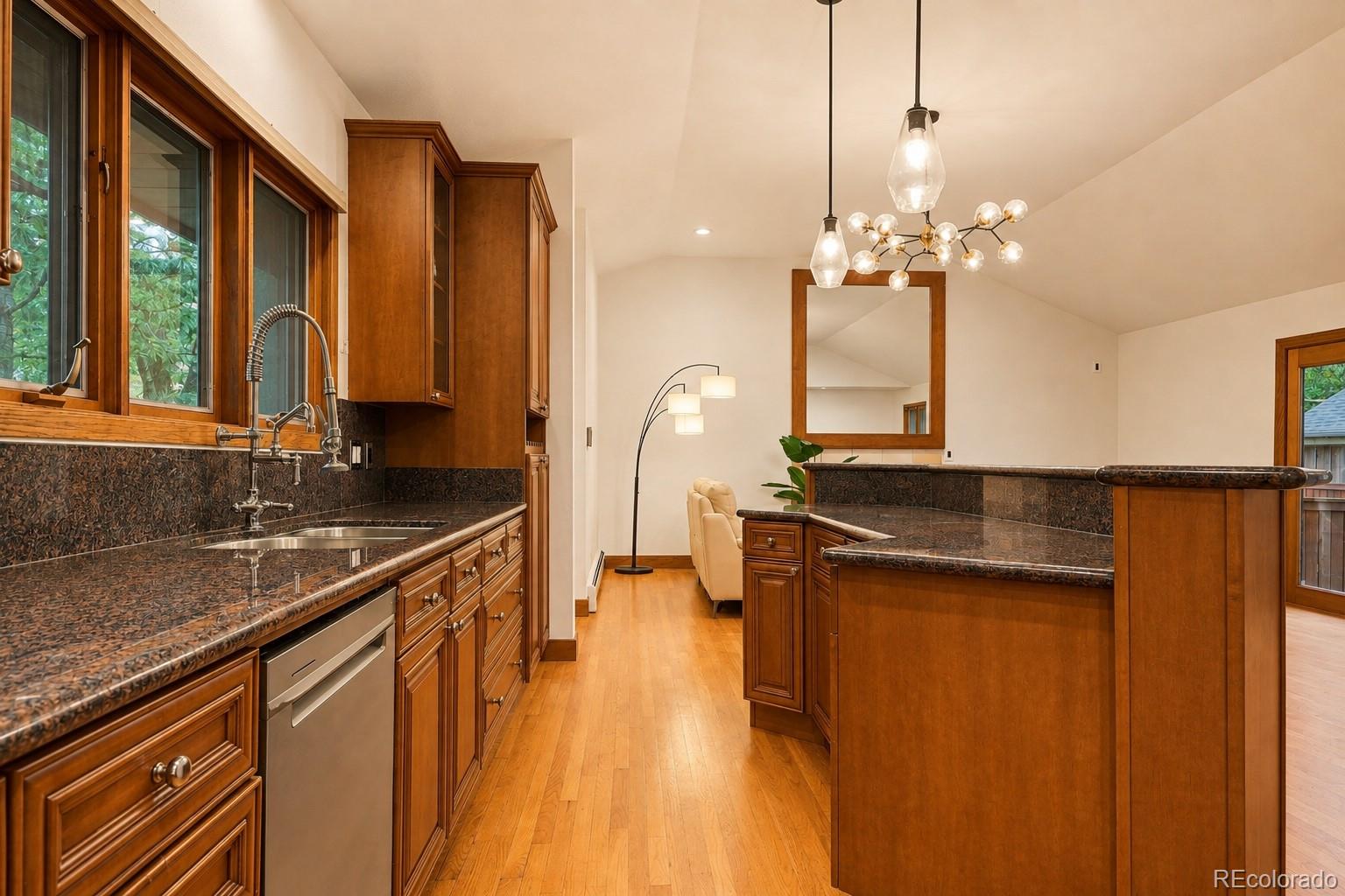 MLS Image #17 for 350 n marion street,denver, Colorado