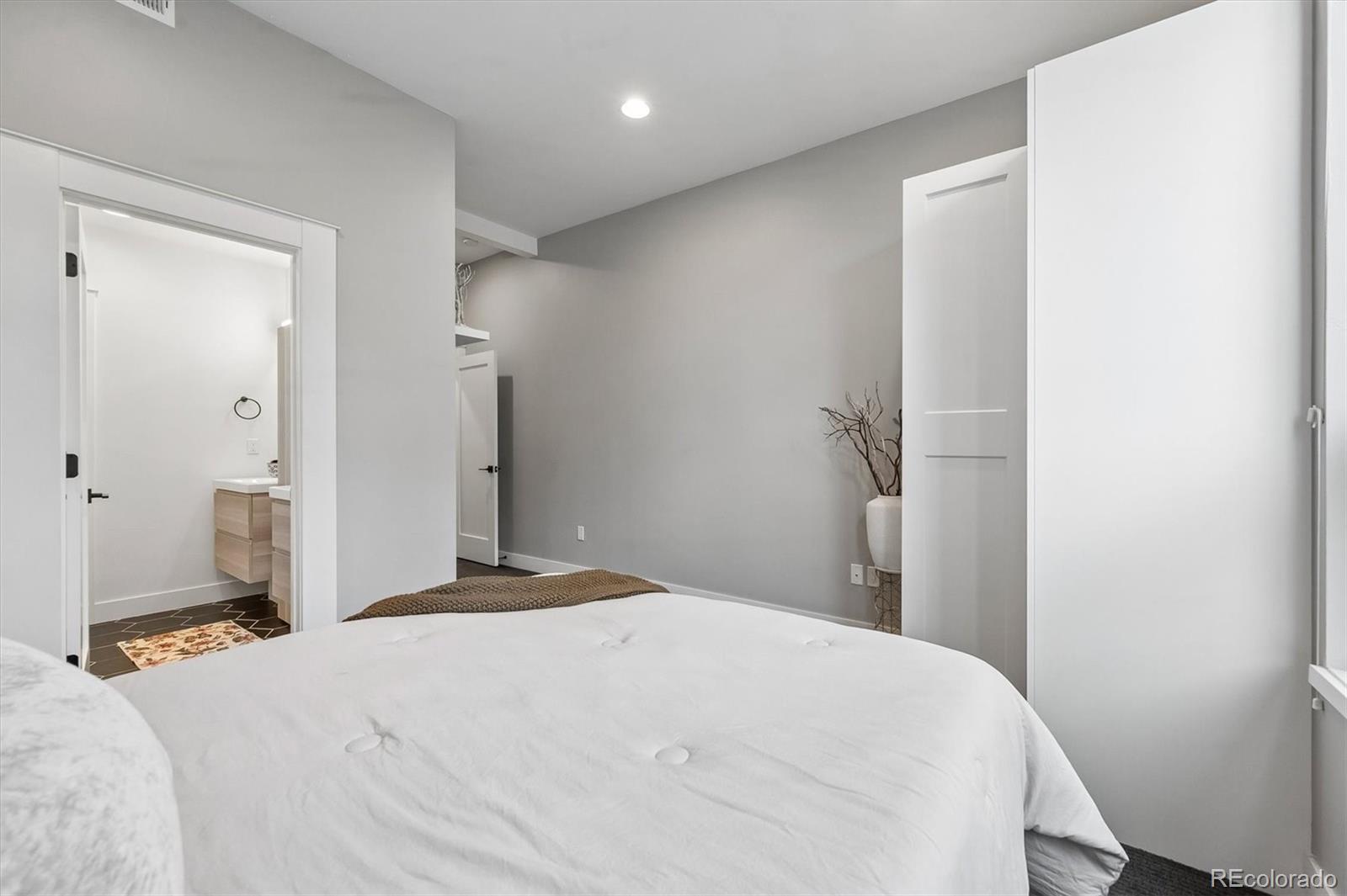 MLS Image #9 for 3124 n gilpin street ,denver, Colorado