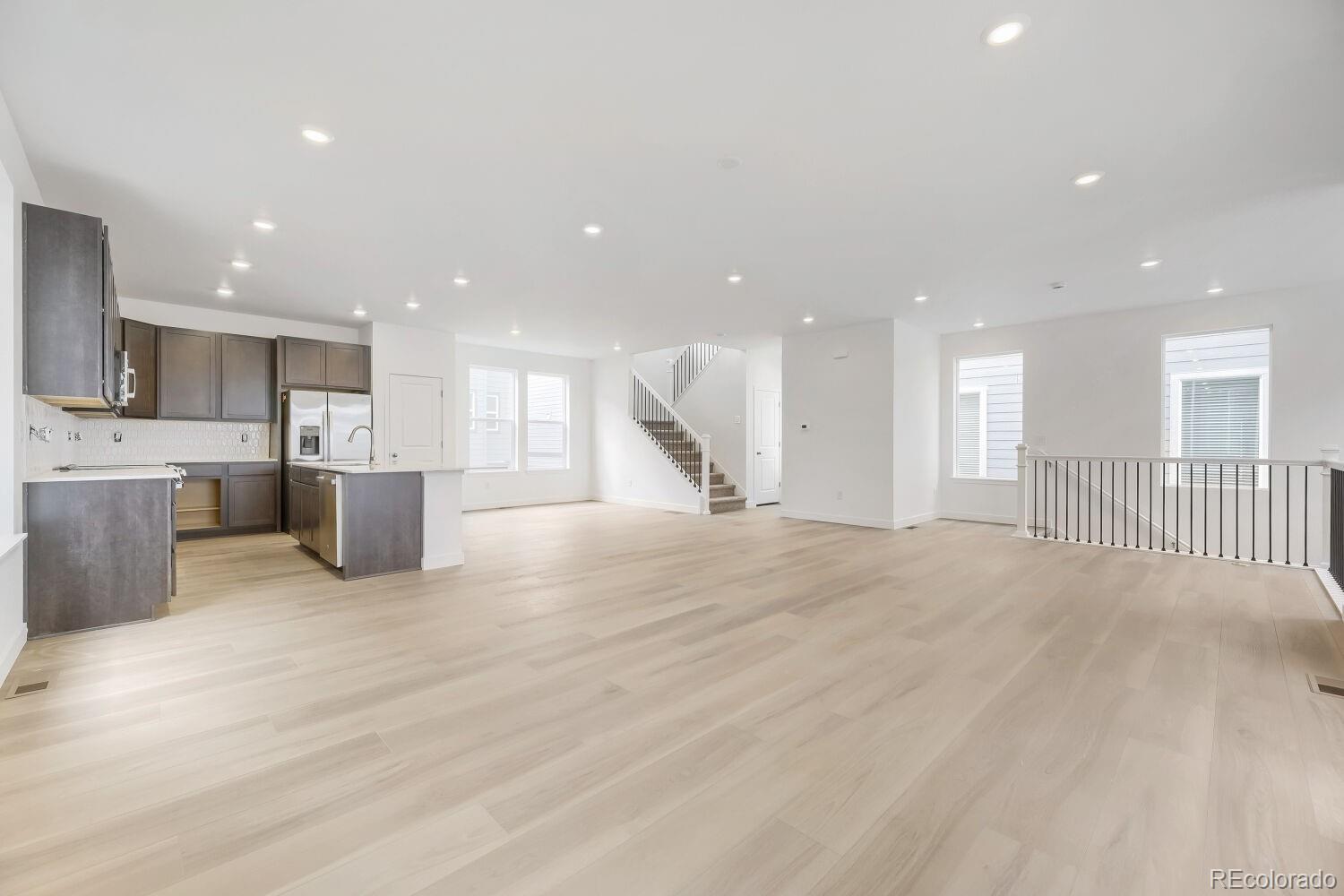 MLS Image #2 for 7709 s mobile way,centennial, Colorado