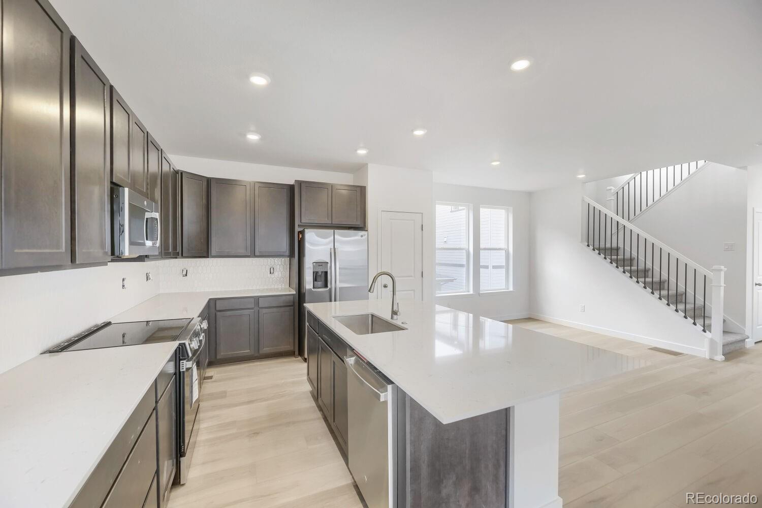 MLS Image #4 for 7709 s mobile way,centennial, Colorado