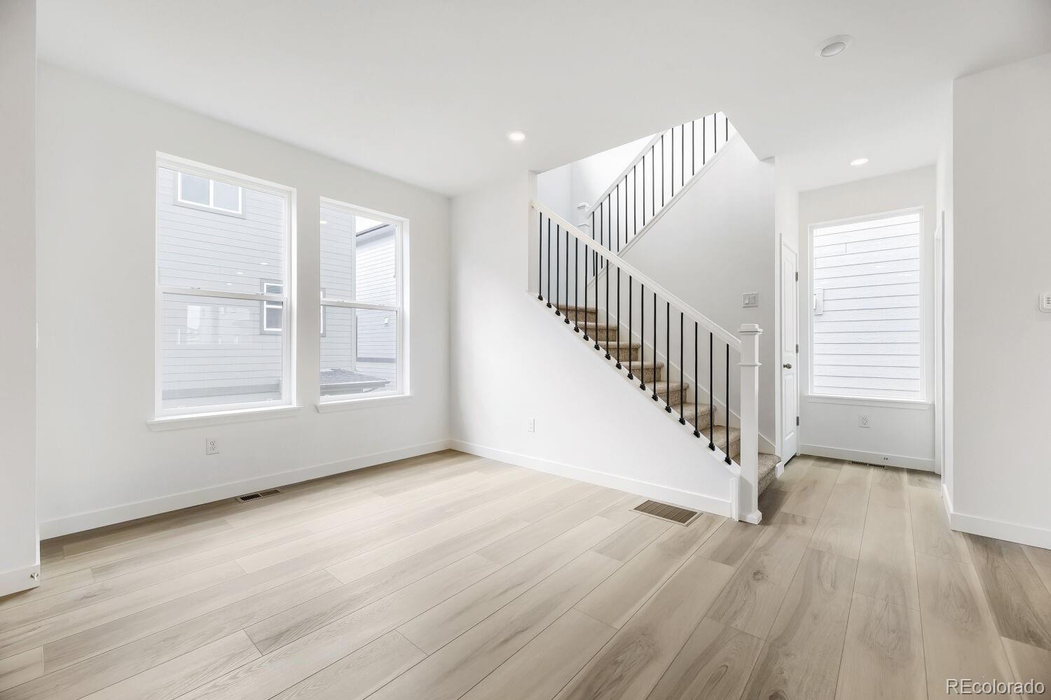 MLS Image #5 for 7709 s mobile way,centennial, Colorado