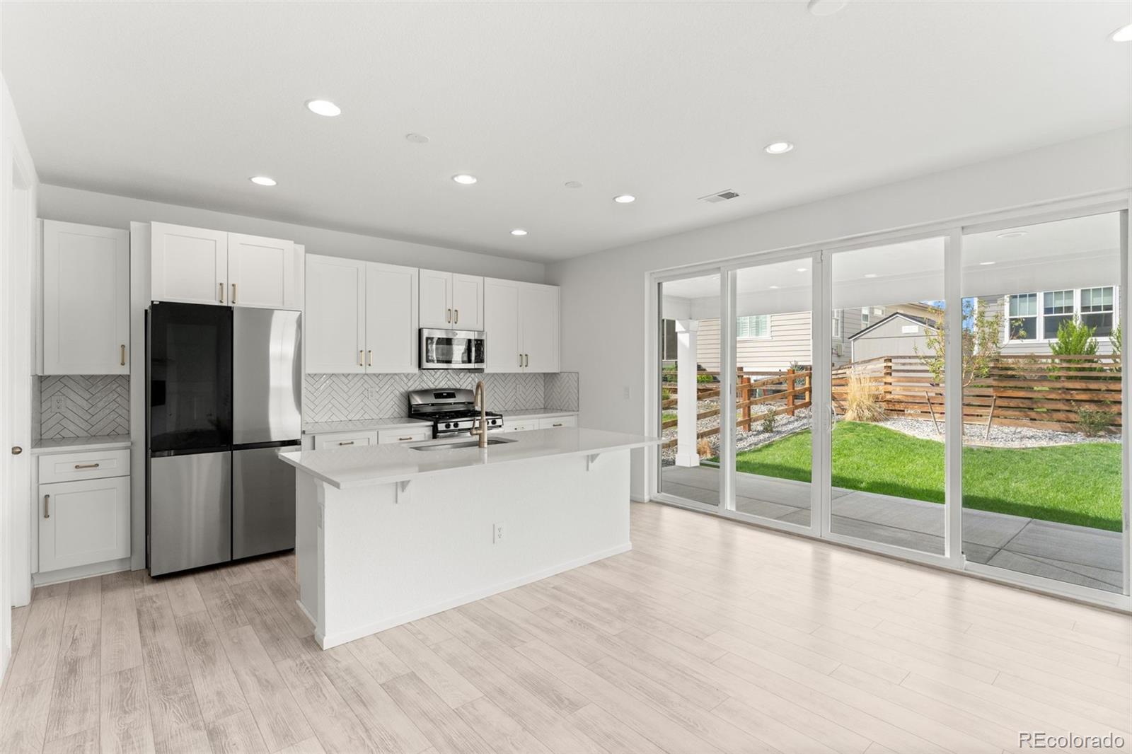 MLS Image #14 for 24281 e 40th avenue,aurora, Colorado