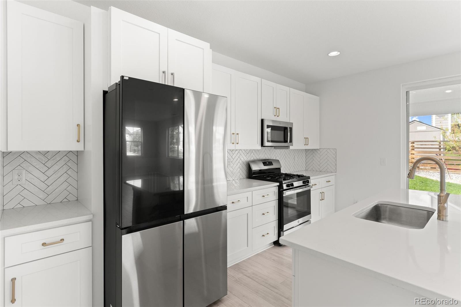 MLS Image #15 for 24281 e 40th avenue,aurora, Colorado