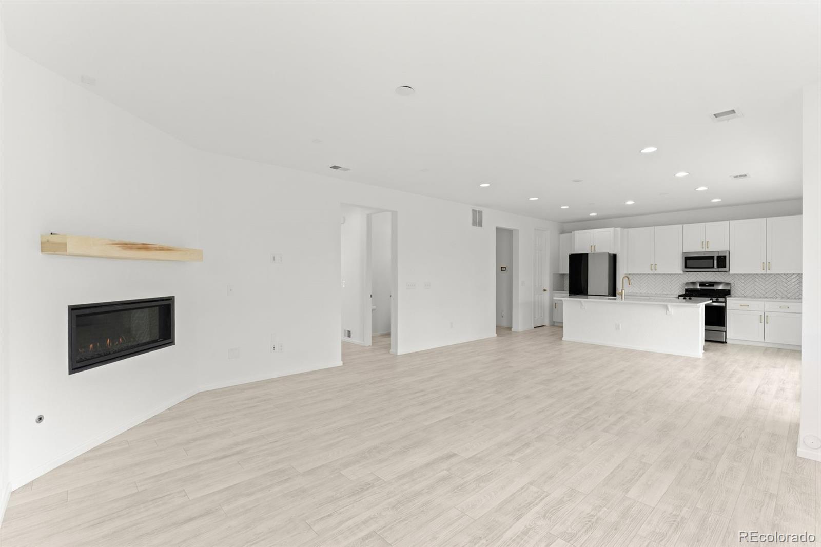 MLS Image #8 for 24281 e 40th avenue,aurora, Colorado