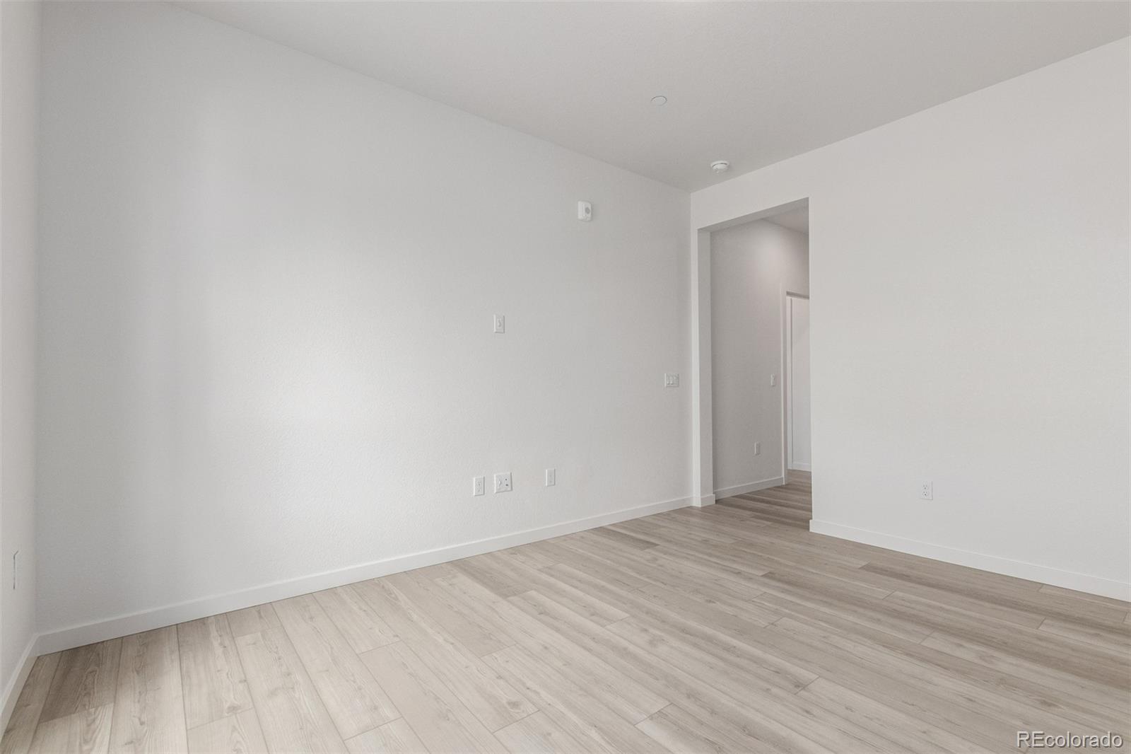 MLS Image #10 for 6153 n ceylon street,denver, Colorado