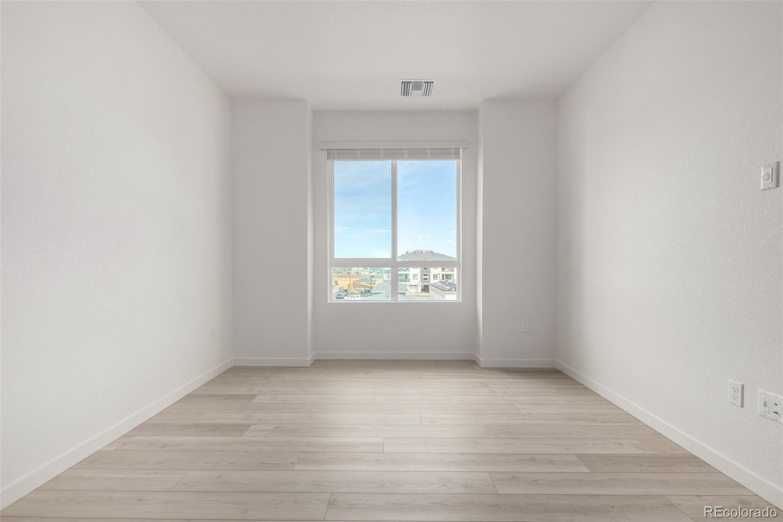 MLS Image #11 for 6153 n ceylon street,denver, Colorado