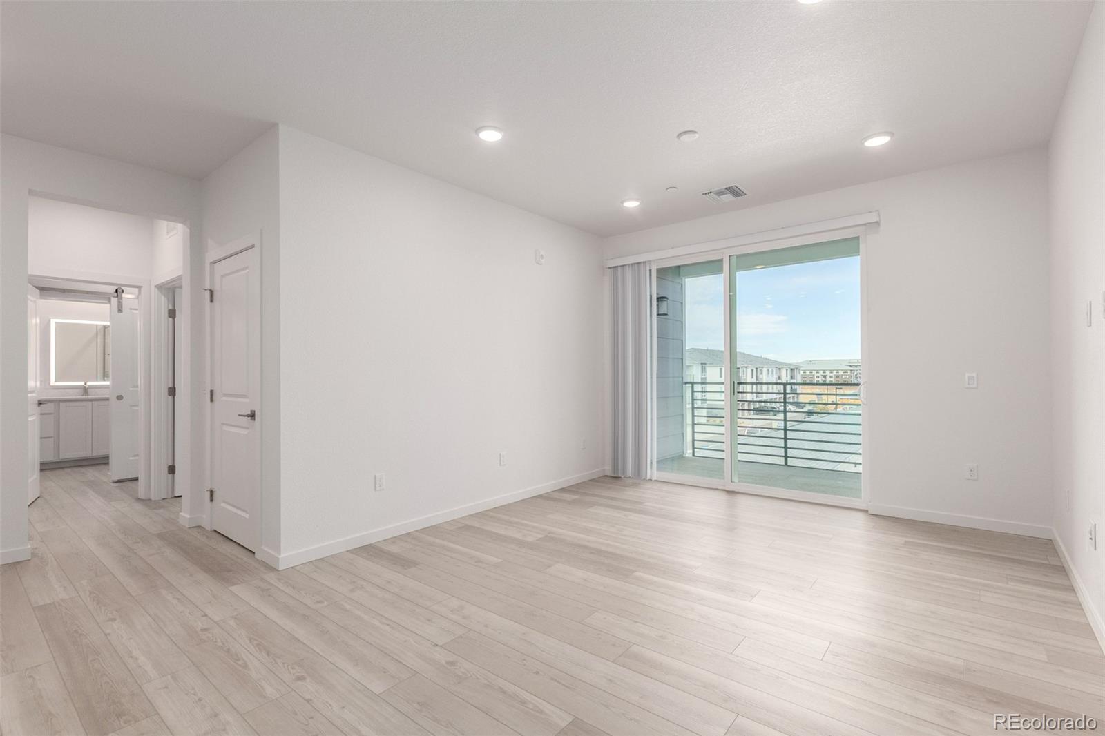 MLS Image #7 for 6153 n ceylon street,denver, Colorado