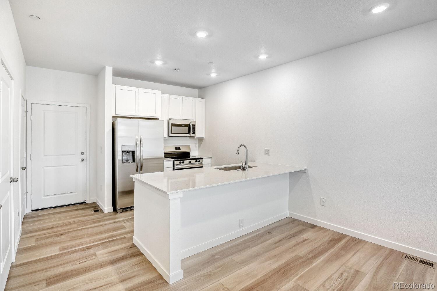 MLS Image #3 for 7667 s mobile way ,centennial, Colorado