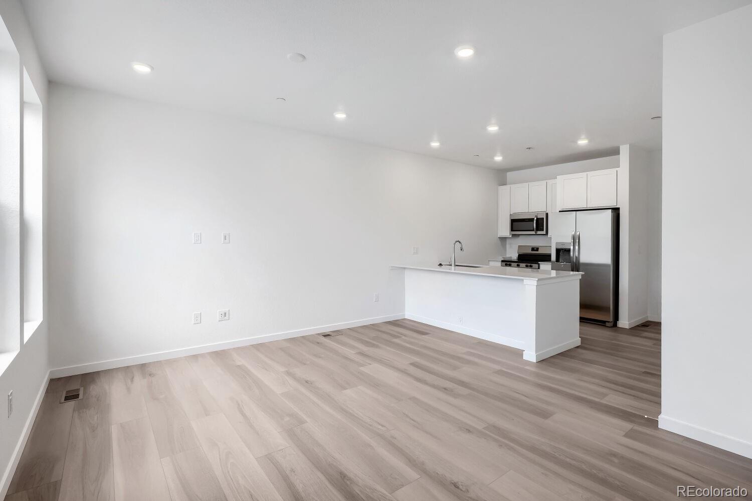 MLS Image #2 for 7675 s mobile way ,centennial, Colorado