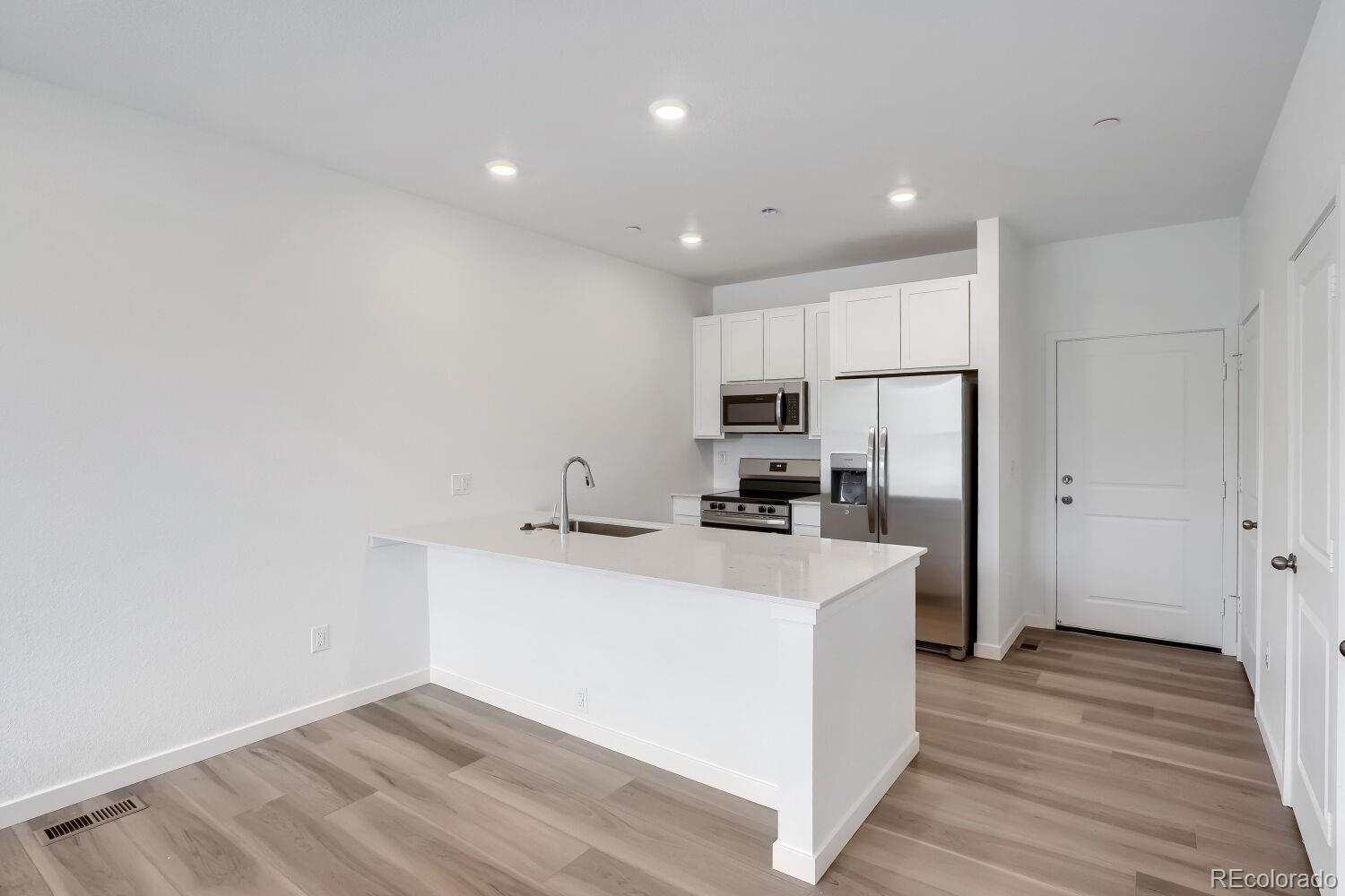 MLS Image #3 for 7675 s mobile way ,centennial, Colorado