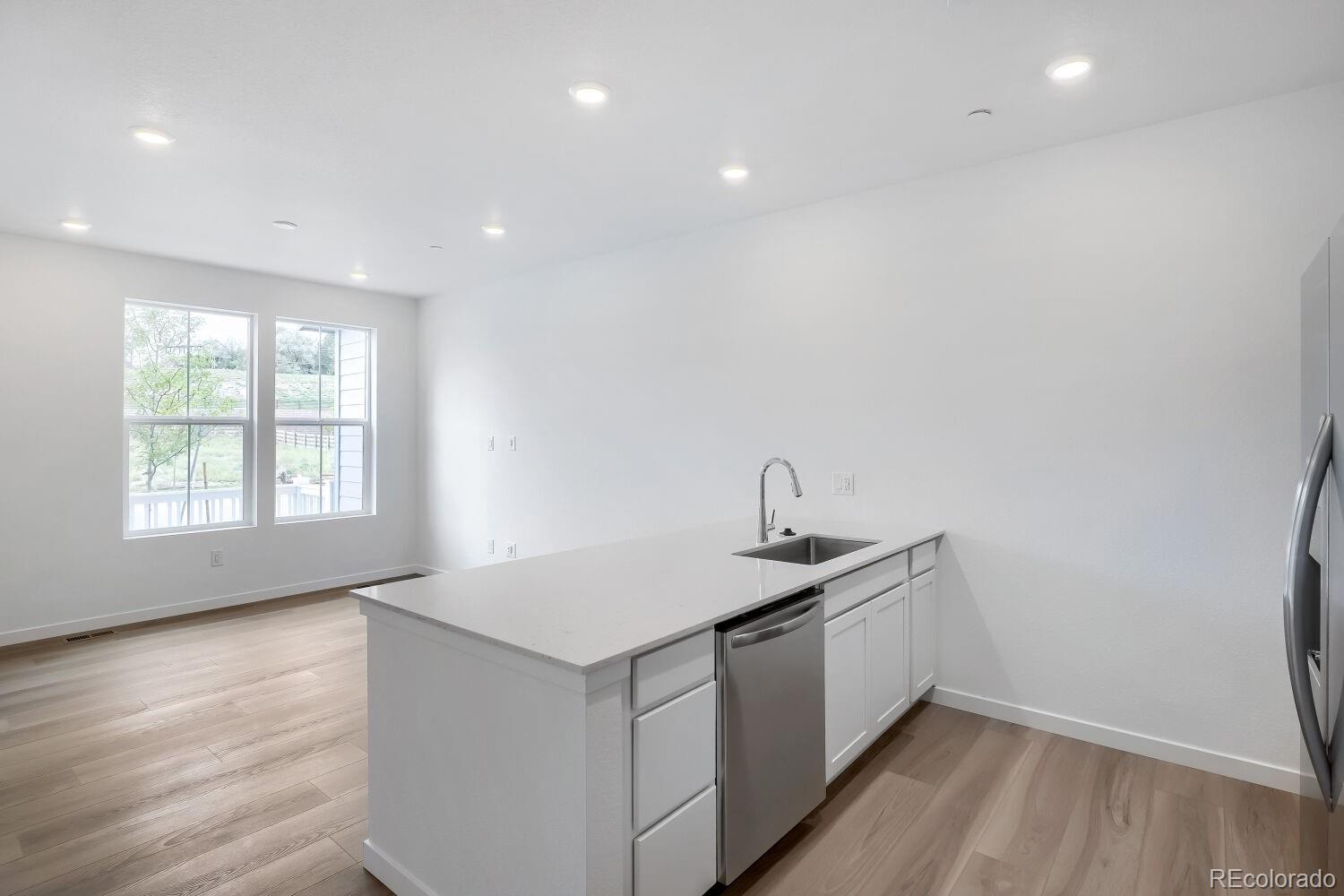 MLS Image #4 for 7675 s mobile way ,centennial, Colorado