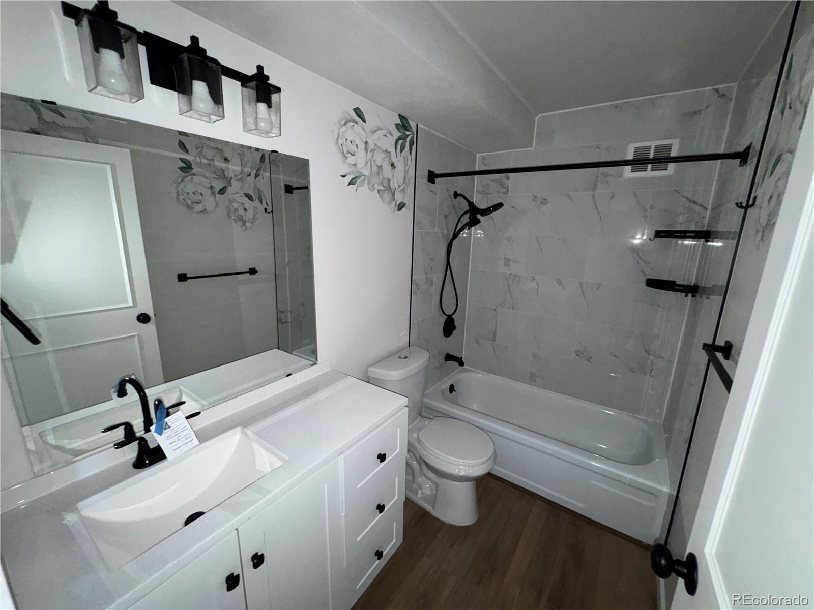 MLS Image #7 for 495 s dayton street 1c,denver, Colorado