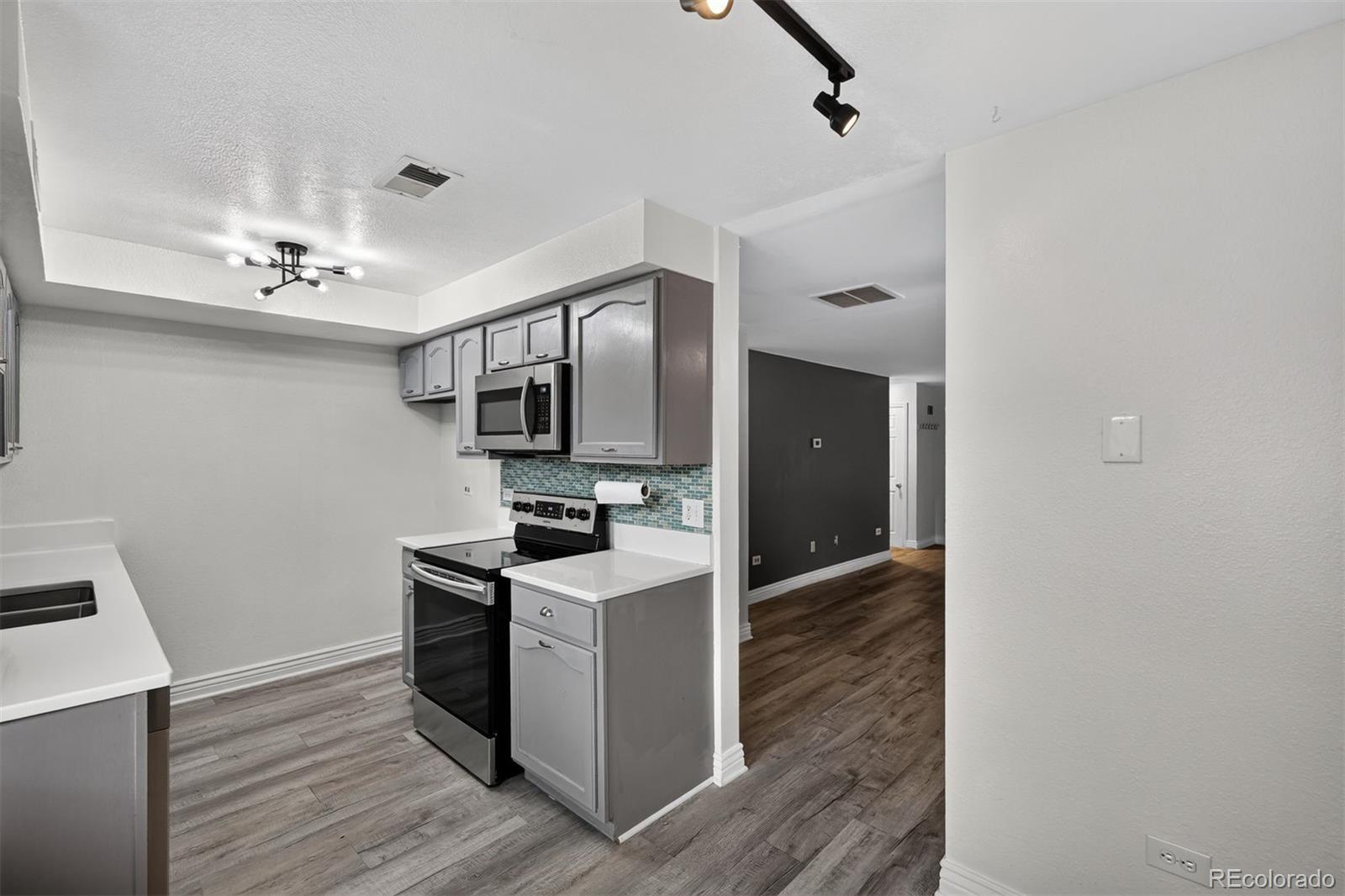 MLS Image #5 for 1536 s pierson street,denver, Colorado