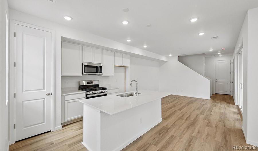 MLS Image #5 for 21381 e 67th avenue,aurora, Colorado