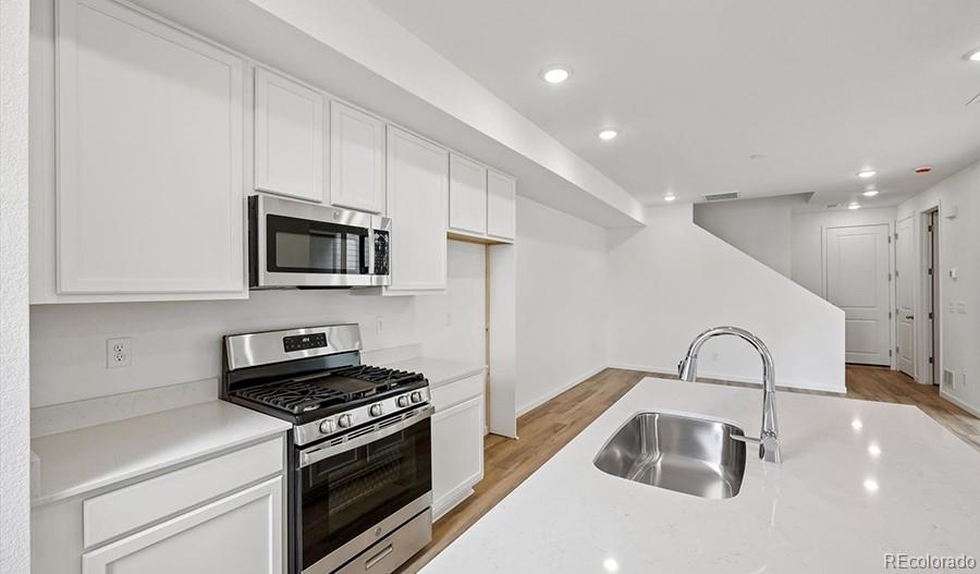 MLS Image #6 for 21381 e 67th avenue,aurora, Colorado