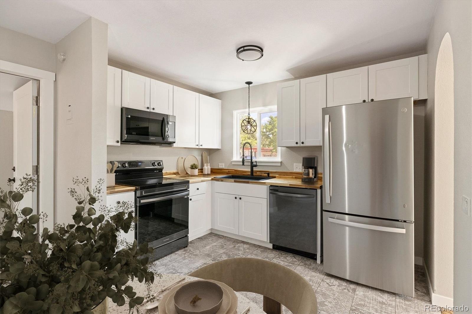 MLS Image #4 for 929  yates street,denver, Colorado