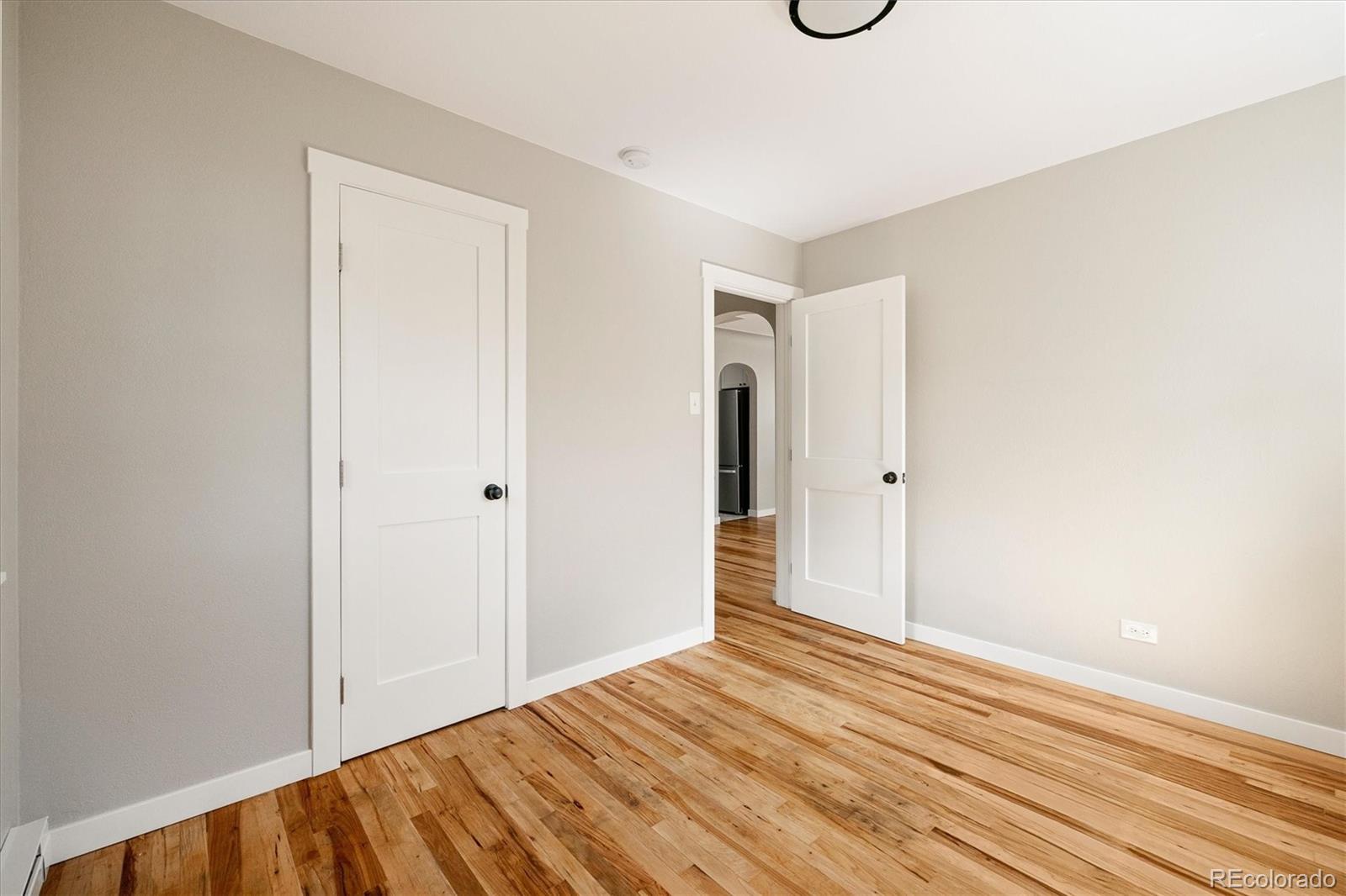 MLS Image #9 for 929  yates street,denver, Colorado