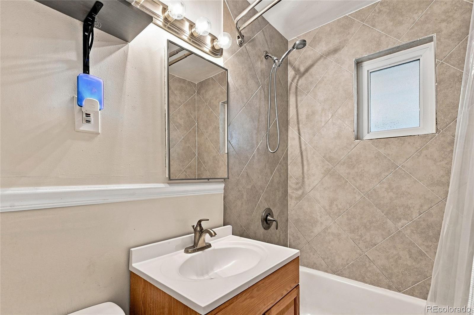 MLS Image #8 for 260  pierce street,denver, Colorado