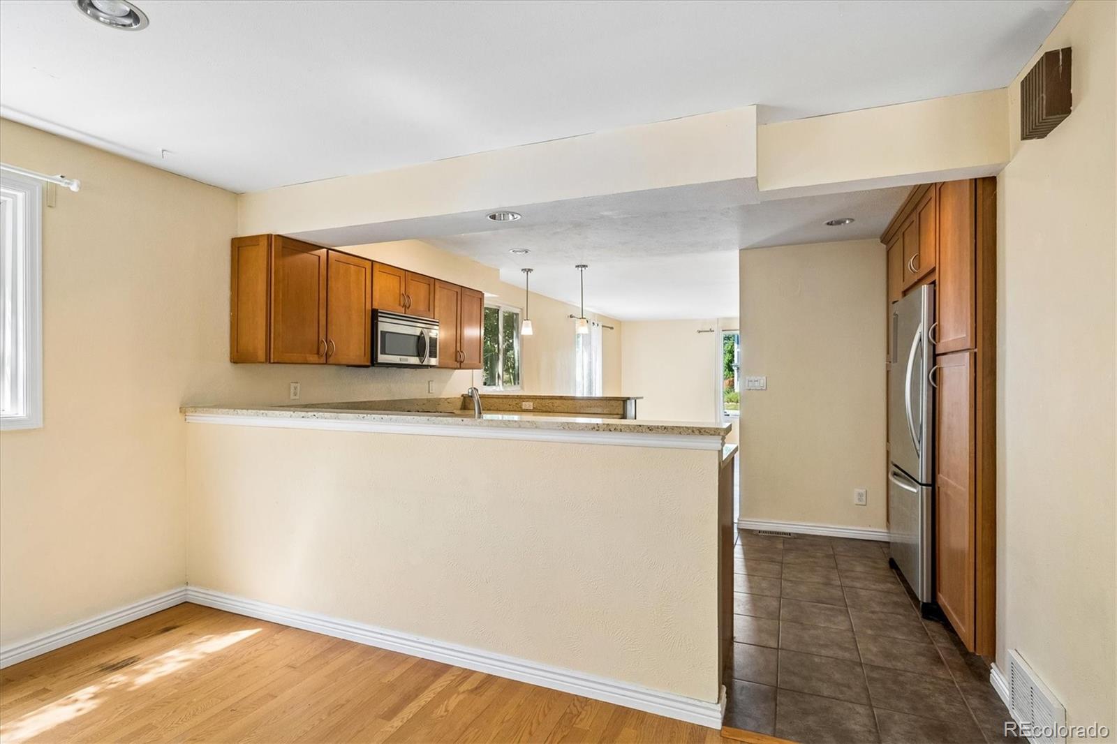 MLS Image #11 for 2642 s vine street,denver, Colorado