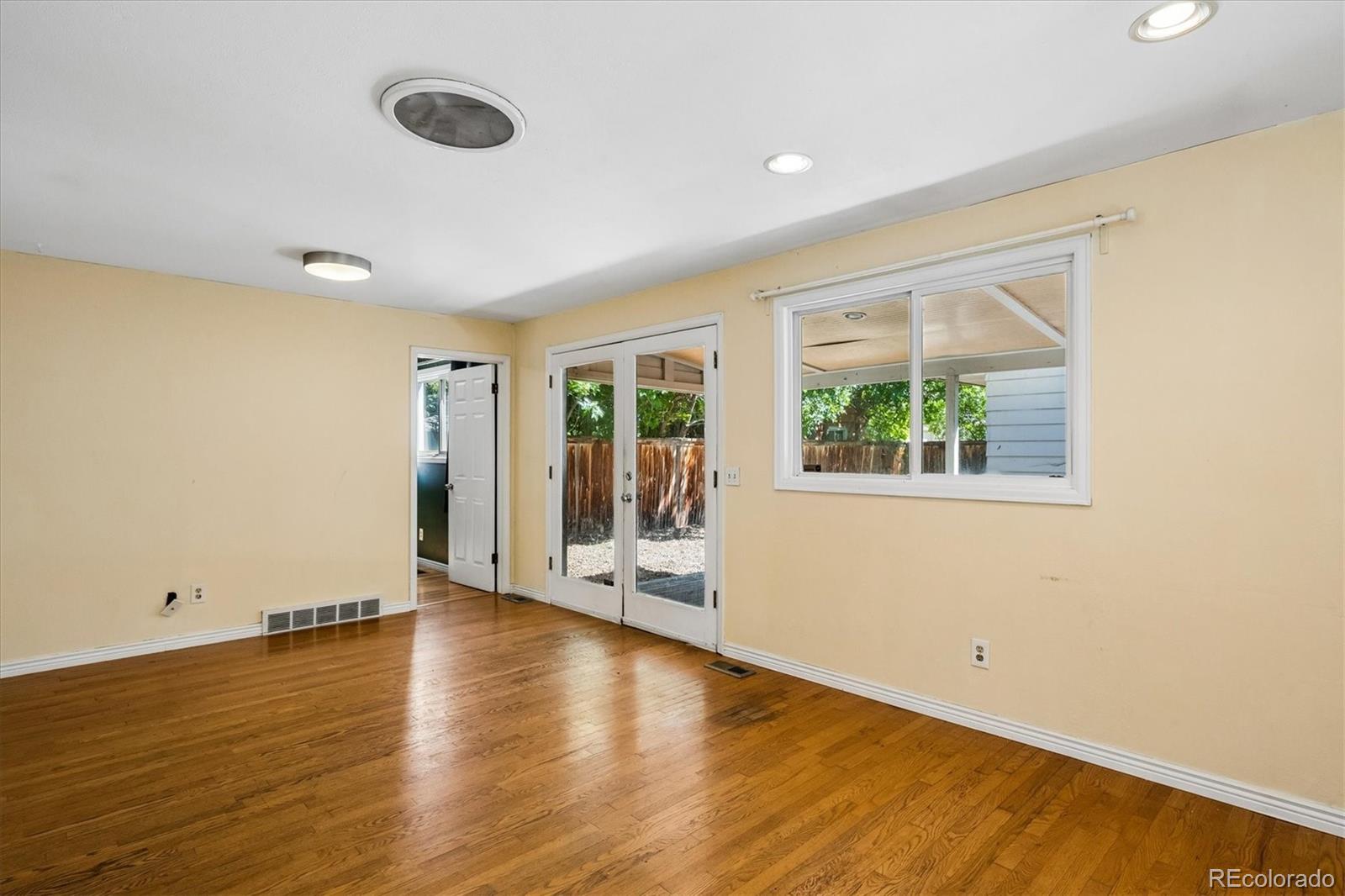 MLS Image #15 for 2642 s vine street,denver, Colorado