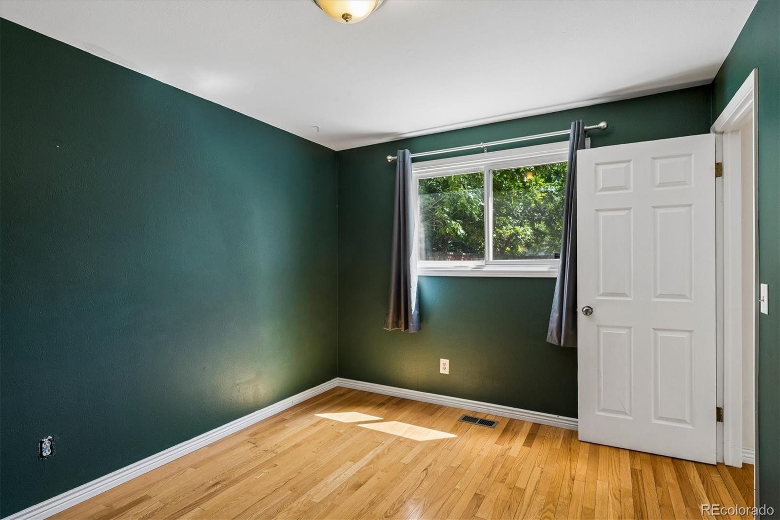 MLS Image #18 for 2642 s vine street,denver, Colorado