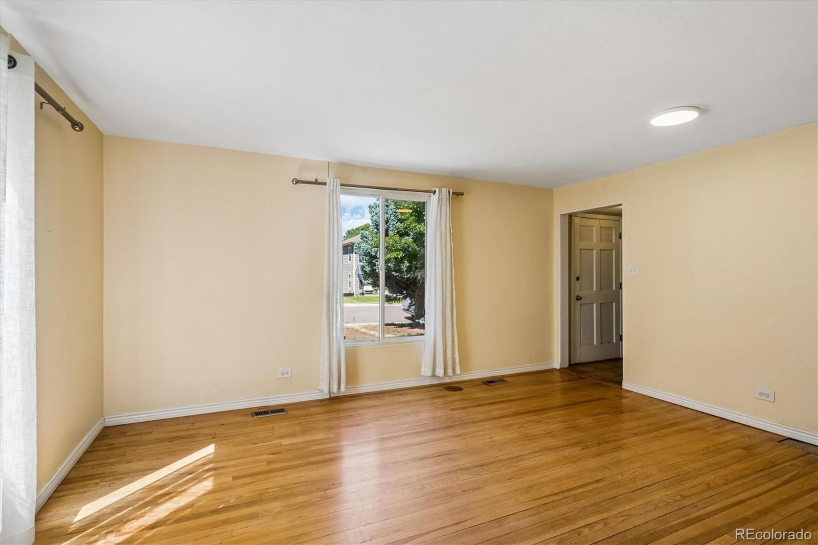 MLS Image #6 for 2642 s vine street,denver, Colorado