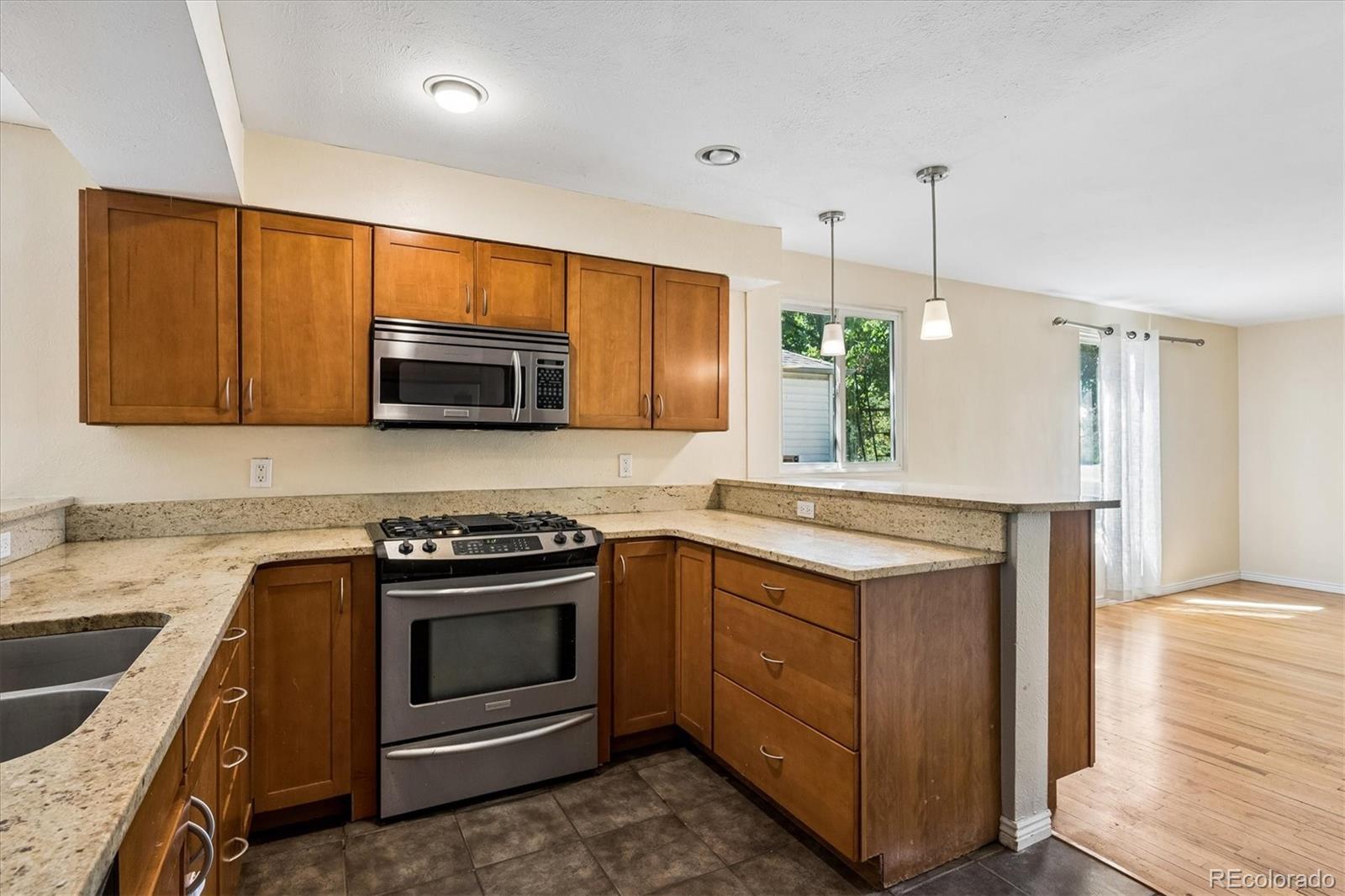MLS Image #9 for 2642 s vine street,denver, Colorado