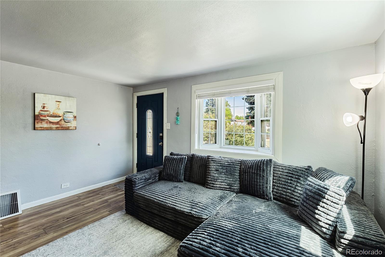 MLS Image #7 for 1301 s wolff street,denver, Colorado