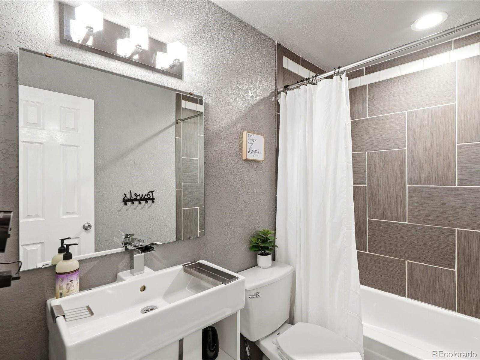MLS Image #17 for 9105 w bellwood place,denver, Colorado