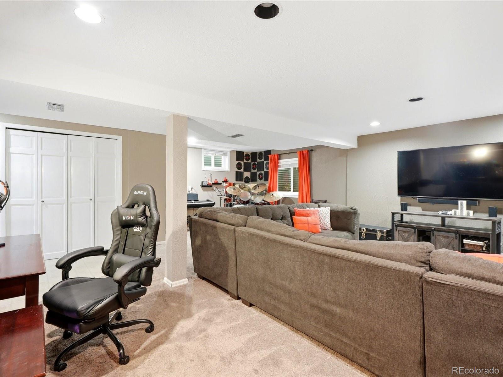 MLS Image #18 for 9105 w bellwood place,denver, Colorado