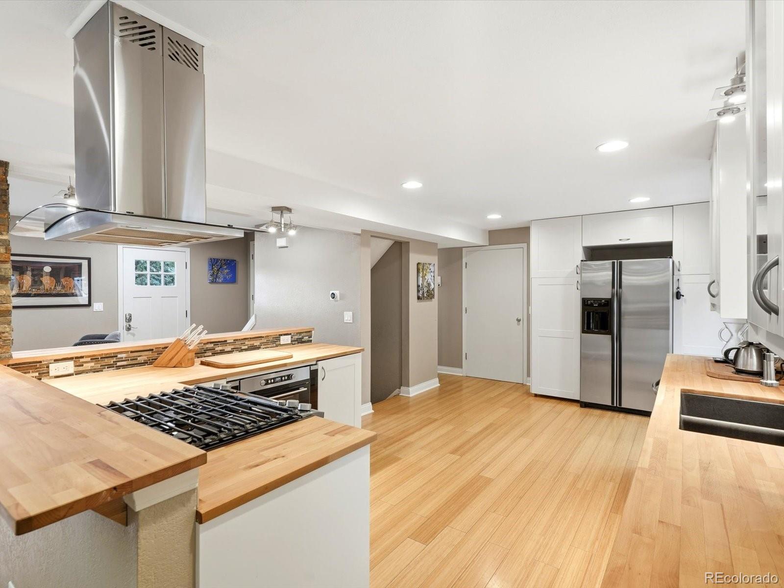 MLS Image #3 for 9105 w bellwood place,denver, Colorado