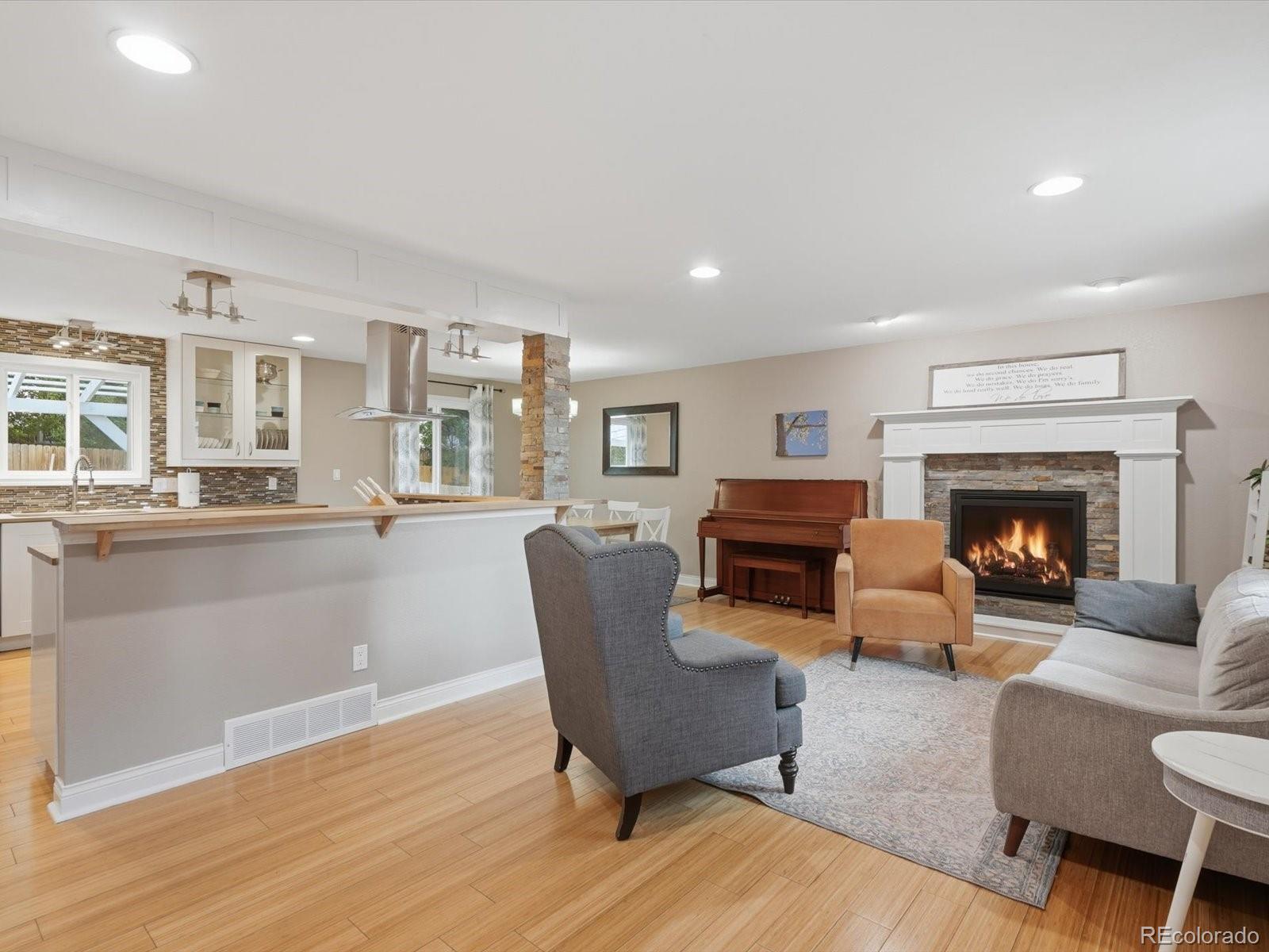 MLS Image #5 for 9105 w bellwood place,denver, Colorado