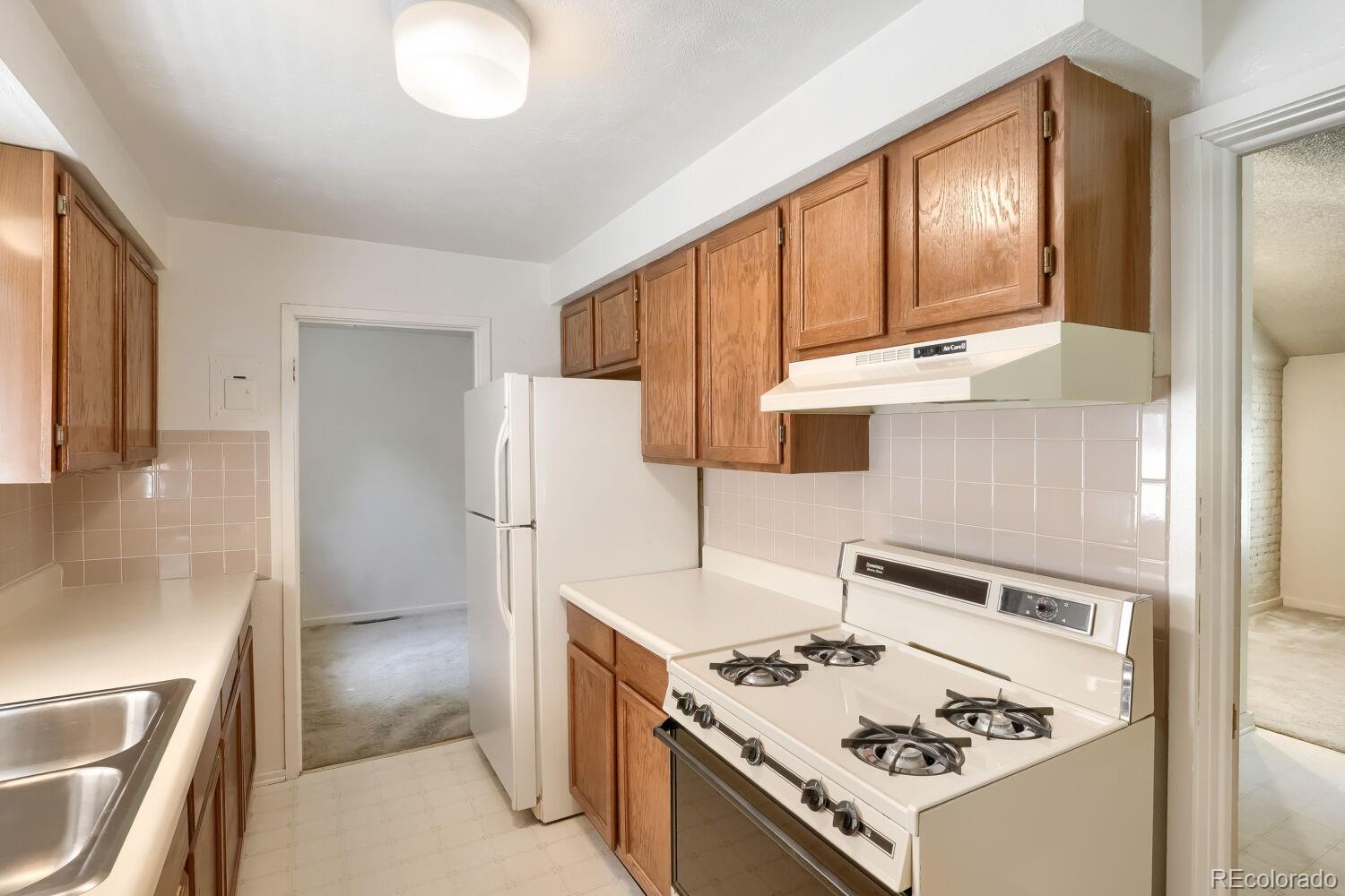 MLS Image #5 for 7220 e 4th avenue,denver, Colorado