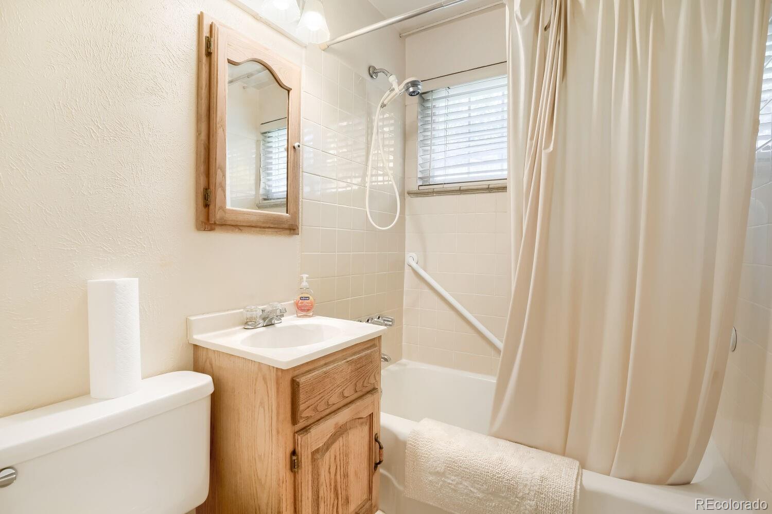 MLS Image #7 for 7220 e 4th avenue,denver, Colorado
