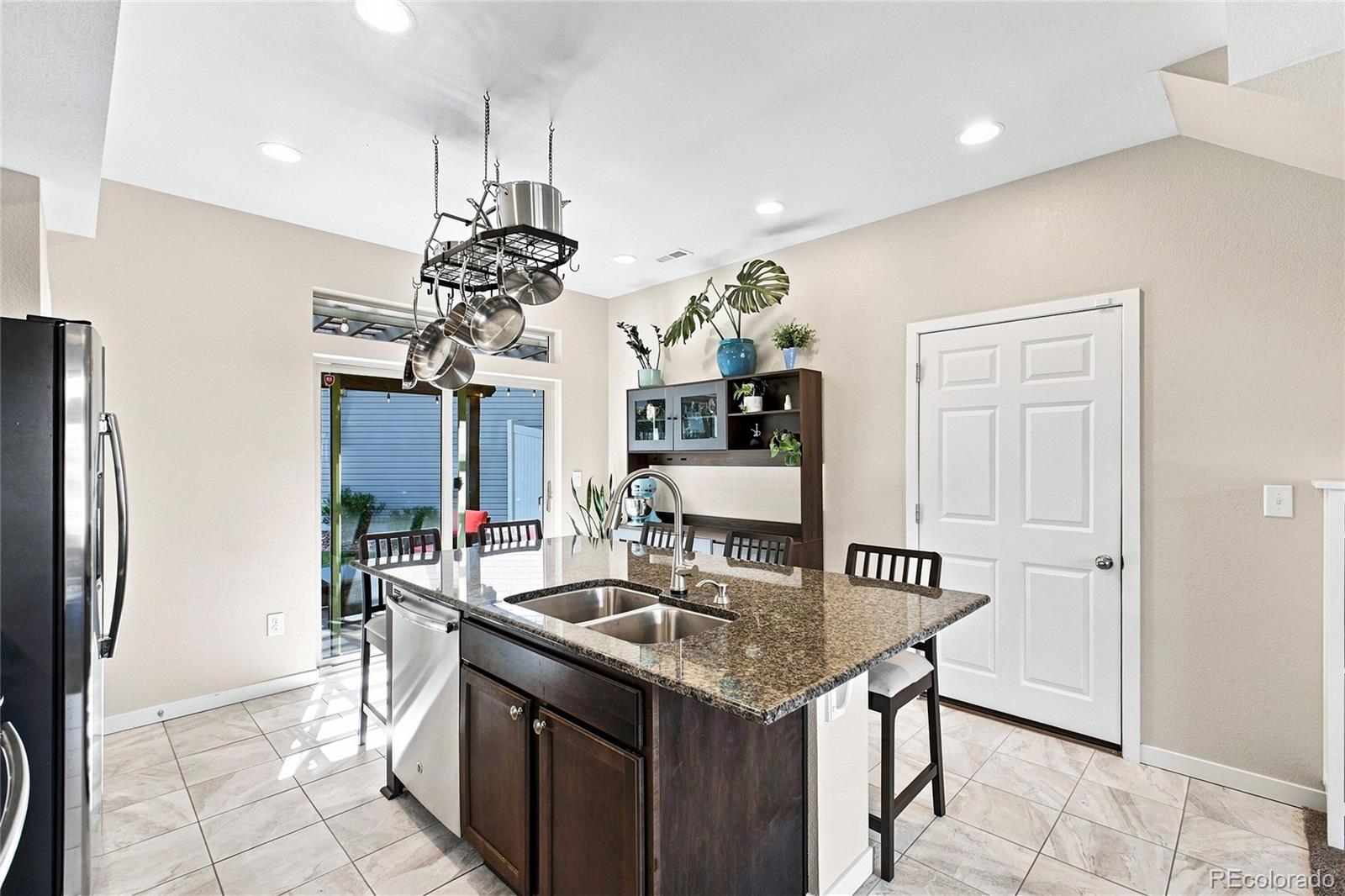 MLS Image #10 for 20016 e 48th place,denver, Colorado