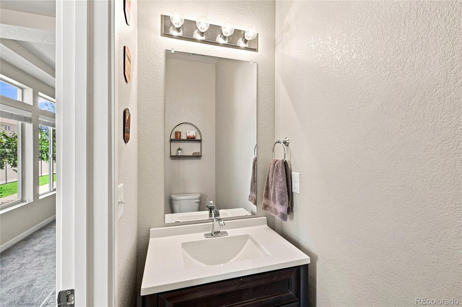 MLS Image #7 for 20016 e 48th place,denver, Colorado