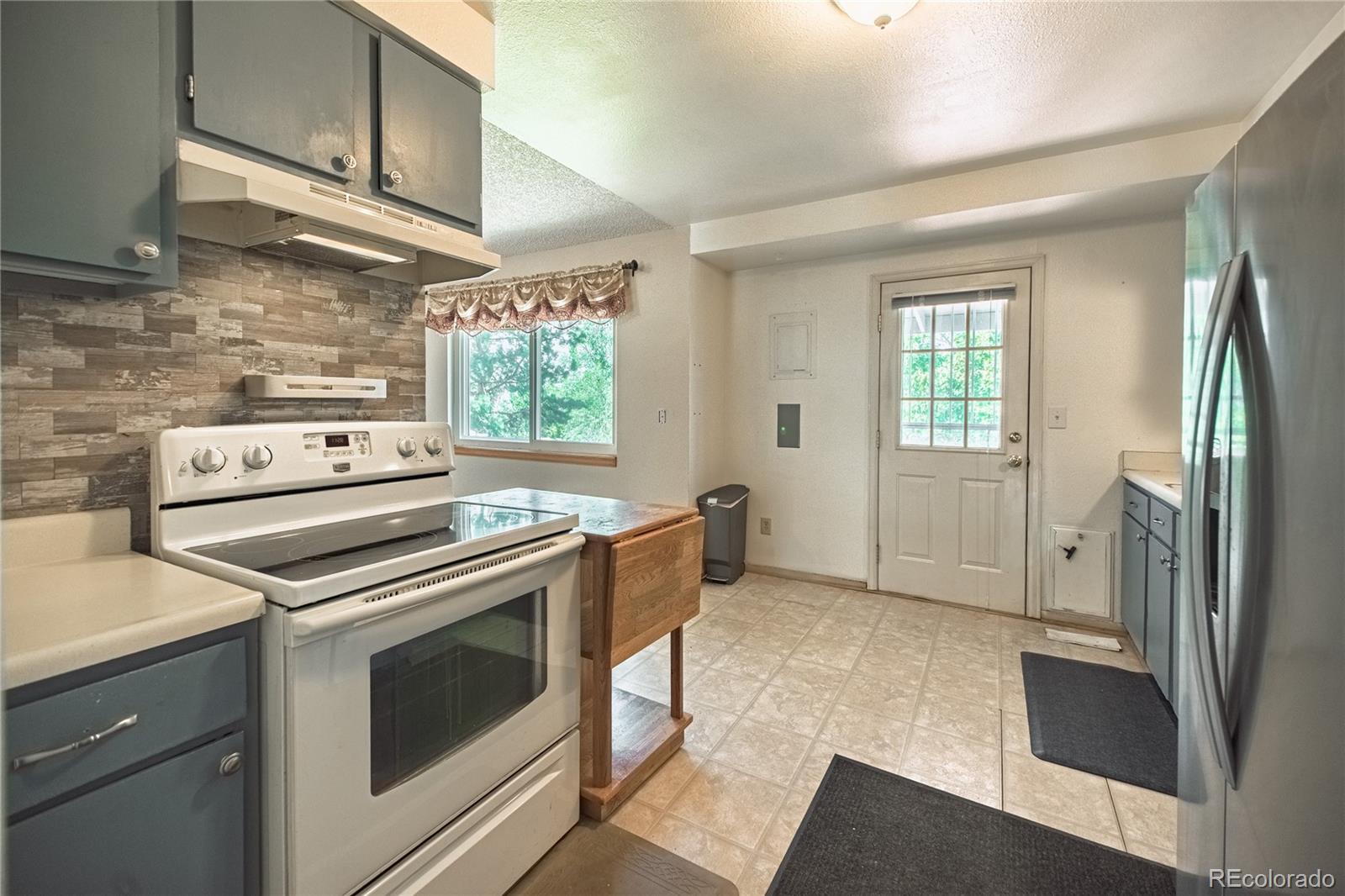 MLS Image #11 for 1340  kachina drive,colorado springs, Colorado
