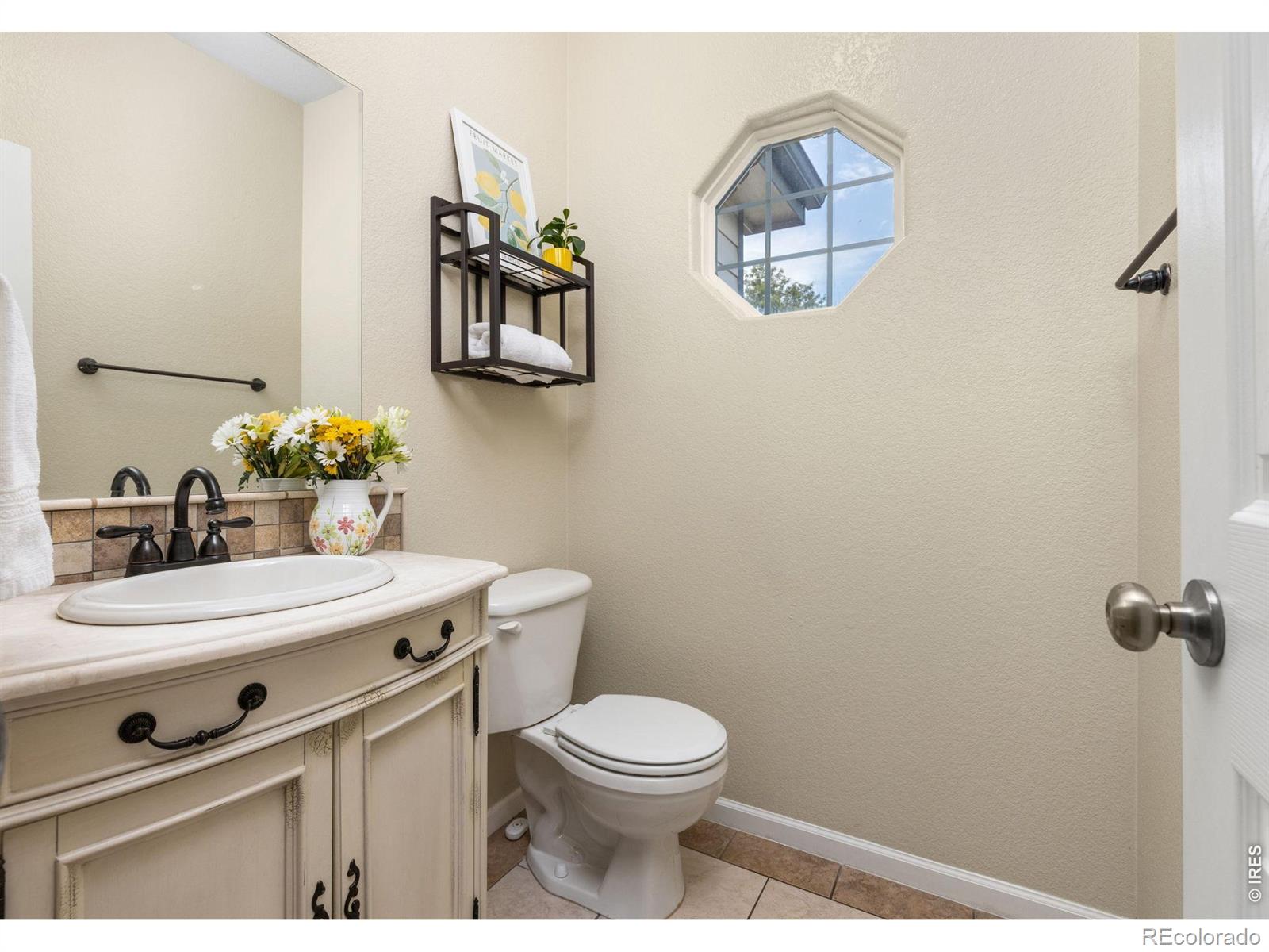 MLS Image #12 for 108  sandstone drive,johnstown, Colorado