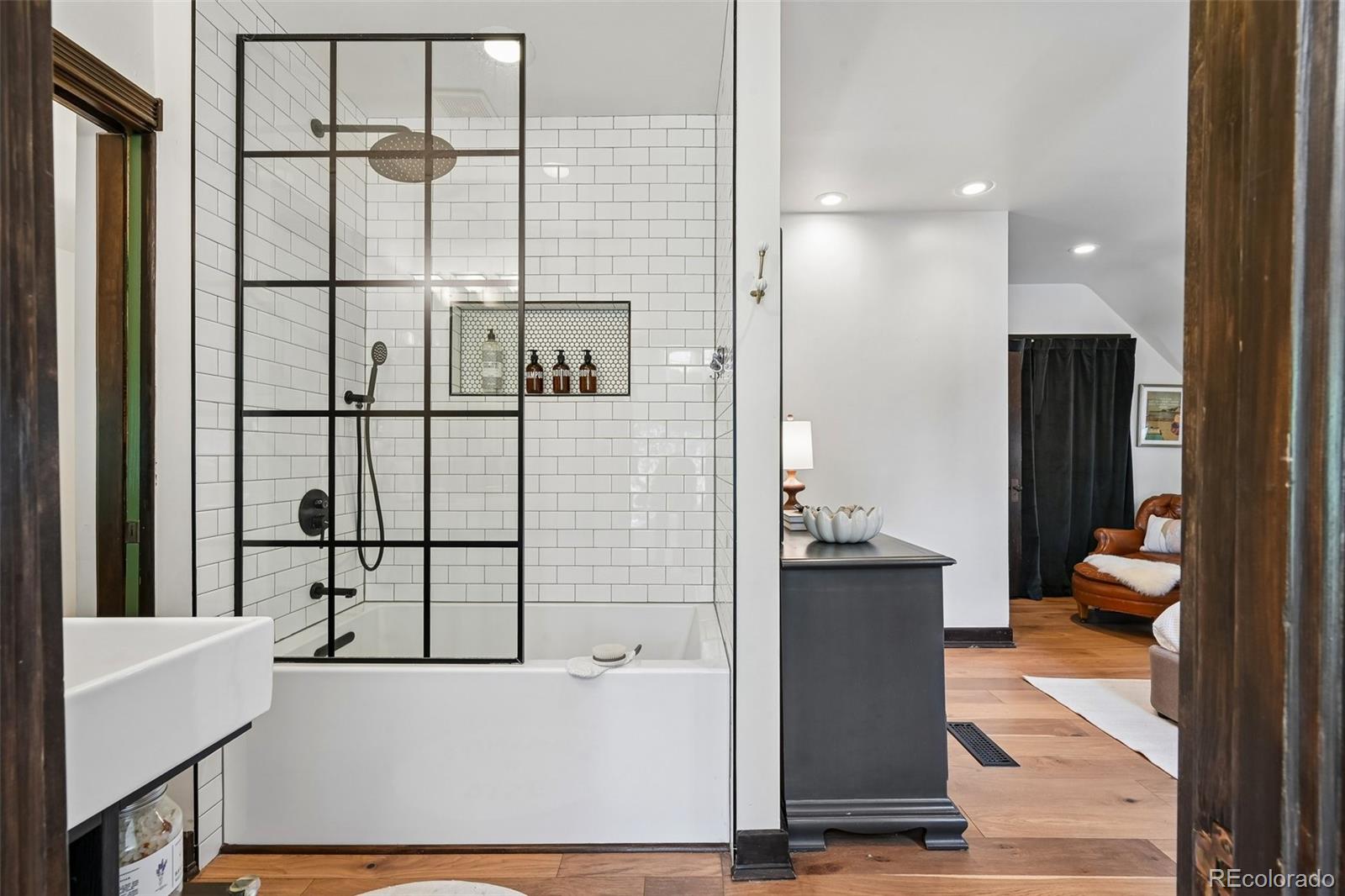 MLS Image #22 for 1539  saint paul street,denver, Colorado