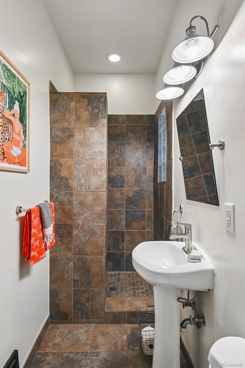 MLS Image #34 for 1539  saint paul street,denver, Colorado