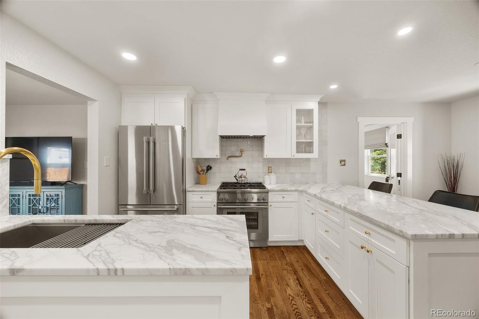 MLS Image #6 for 3310 s elm street,denver, Colorado