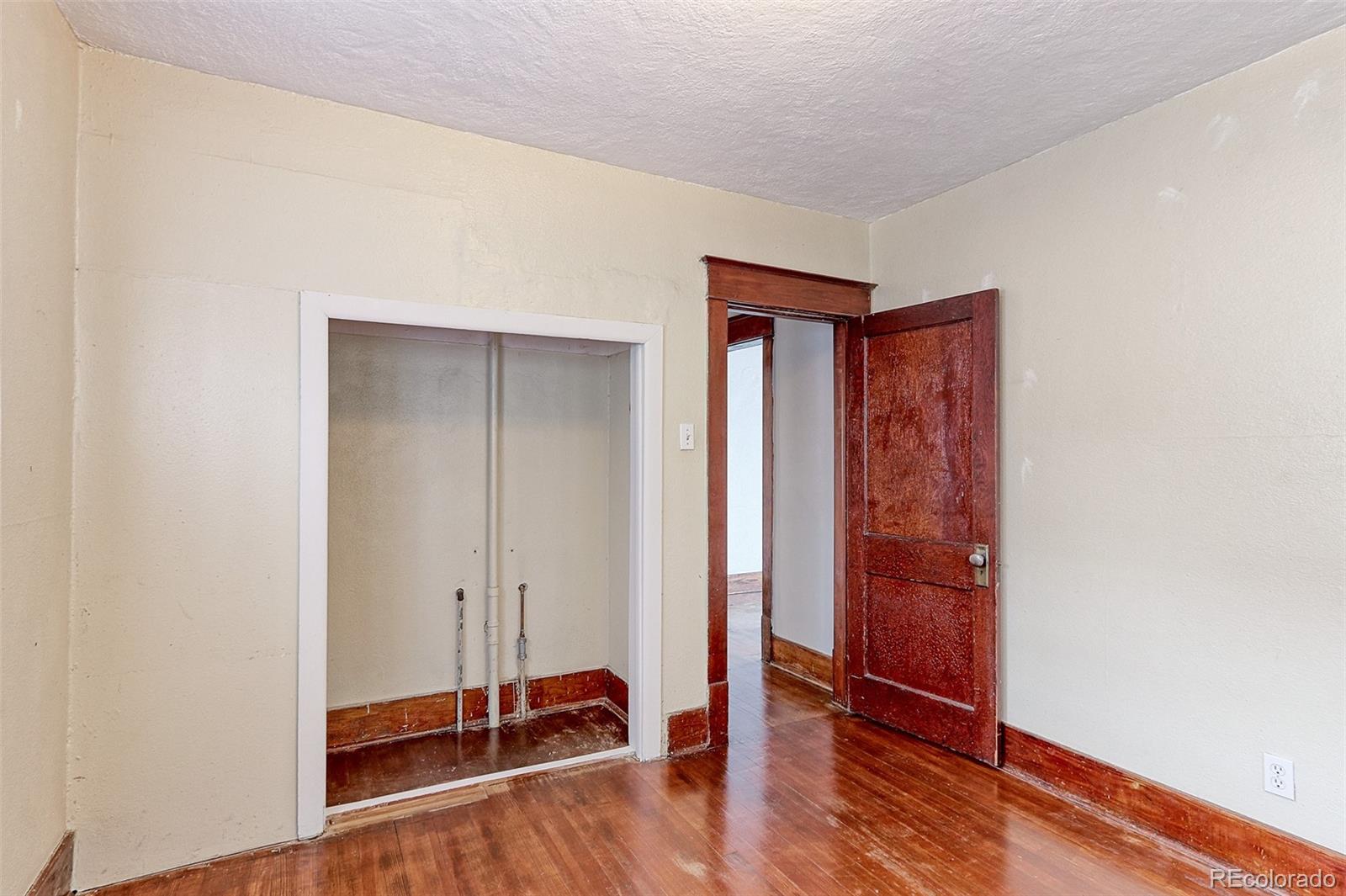 MLS Image #10 for 4984  lincoln street,denver, Colorado