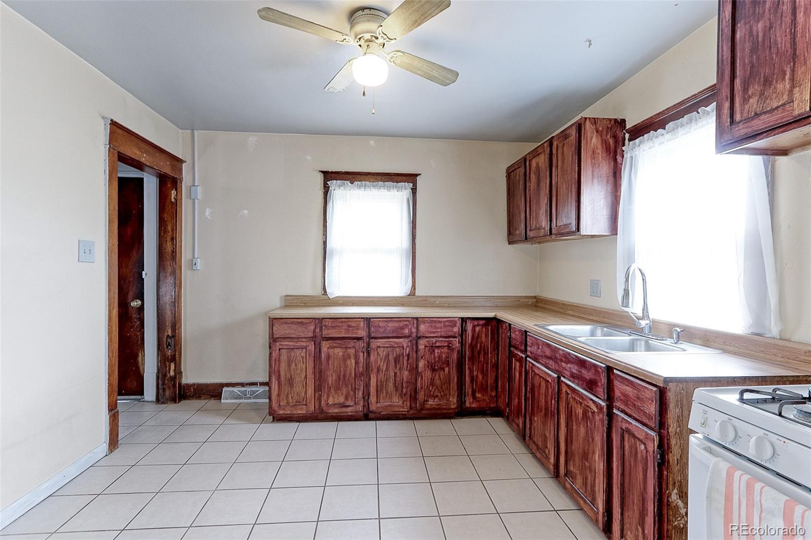 MLS Image #6 for 4984  lincoln street,denver, Colorado