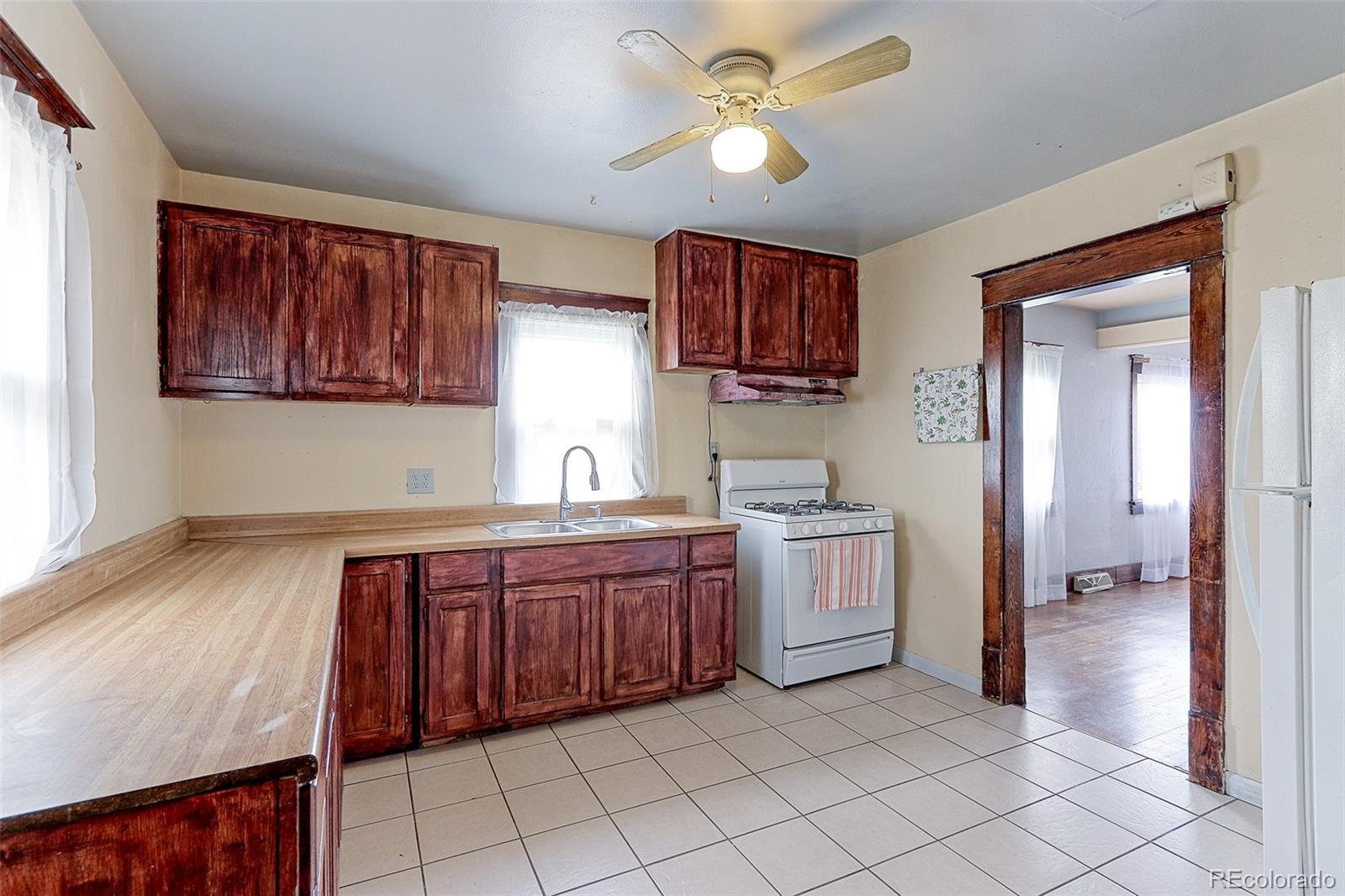 MLS Image #7 for 4984  lincoln street,denver, Colorado