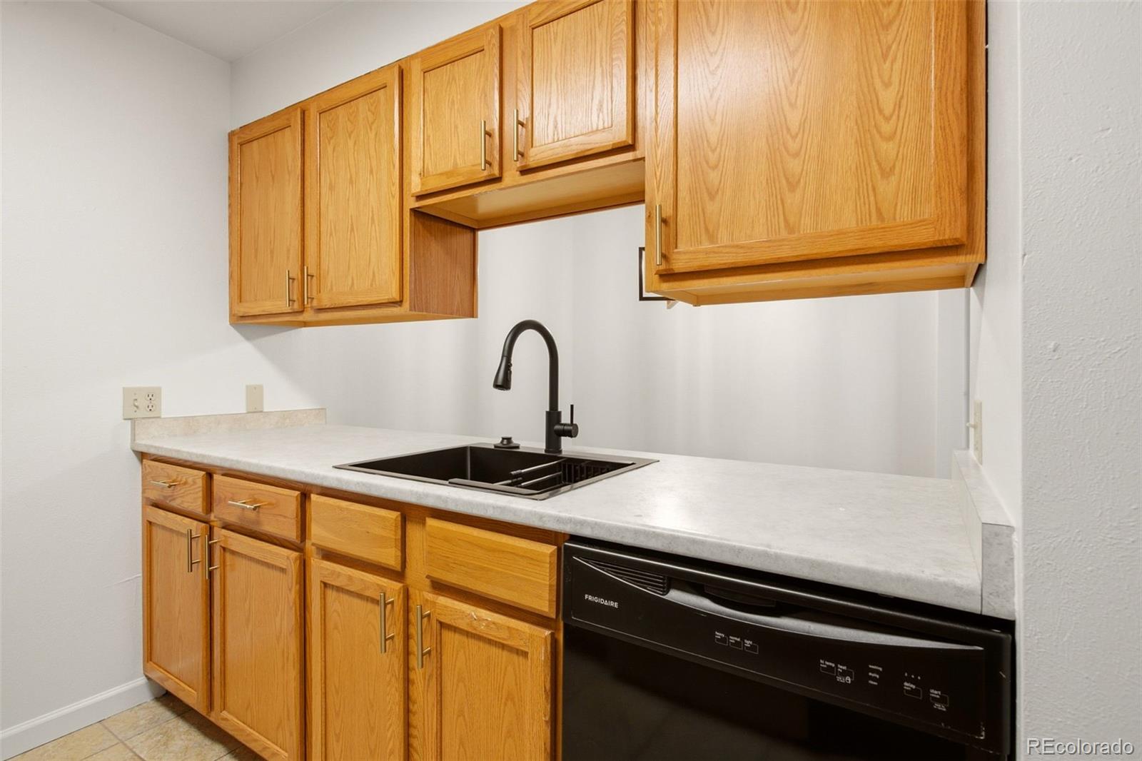 MLS Image #7 for 7395 e eastman avenue,denver, Colorado