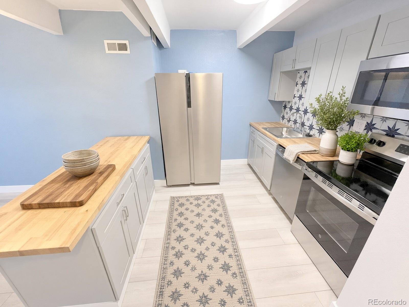 MLS Image #6 for 8060 e girard avenue,denver, Colorado