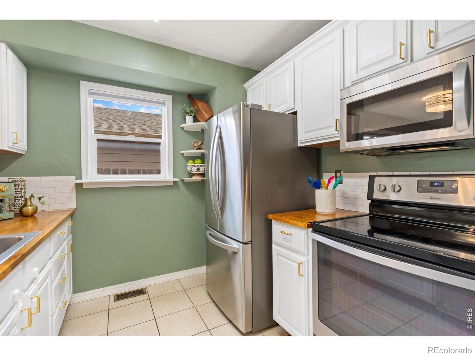 MLS Image #6 for 3701  dalton drive,fort collins, Colorado