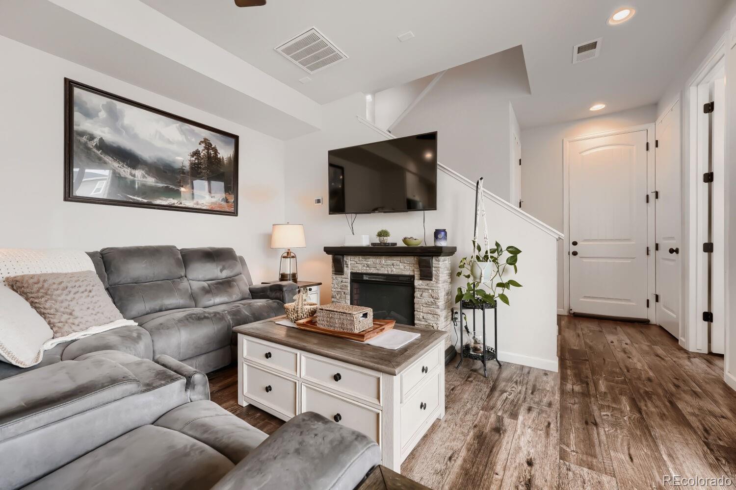 MLS Image #5 for 617 s richfield street,aurora, Colorado