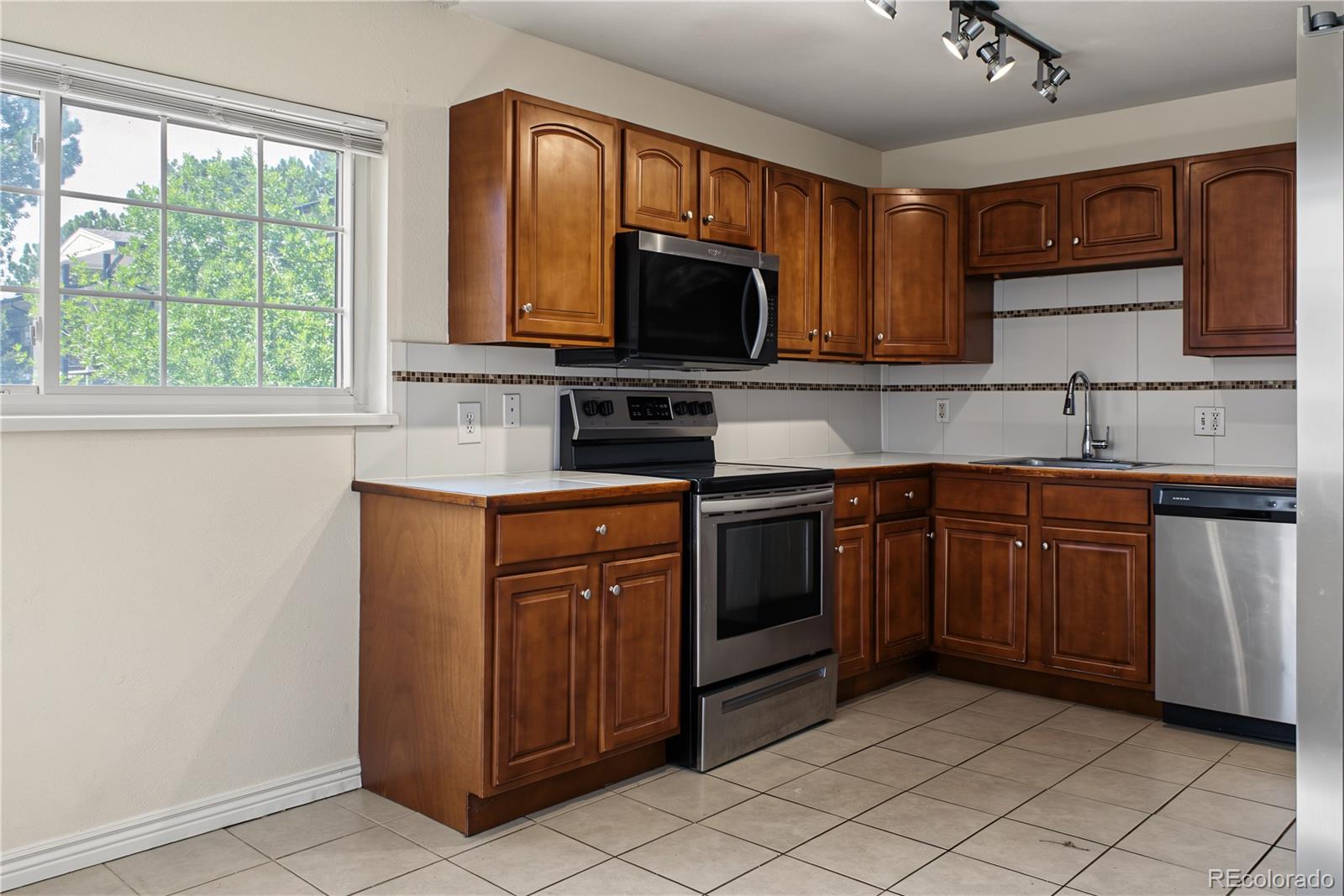 MLS Image #4 for 6800 e tennessee avenue,denver, Colorado